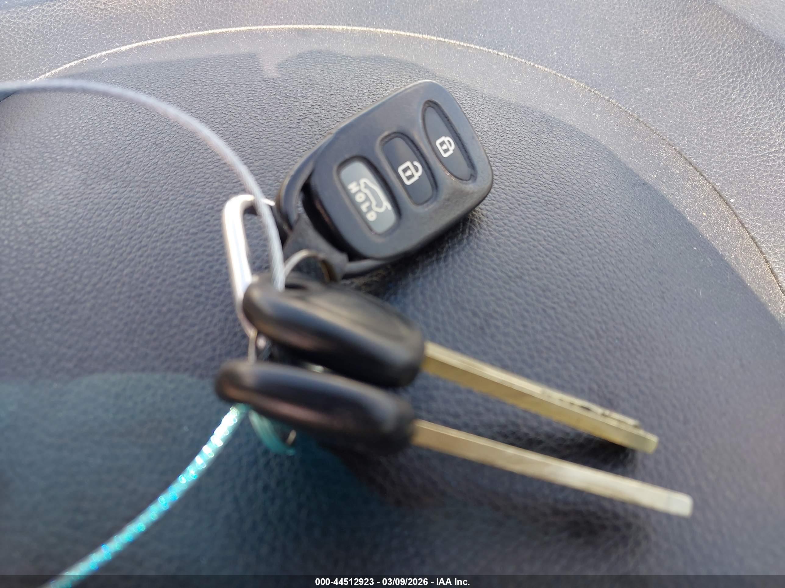 HYUNDAI ELANTRA image 11