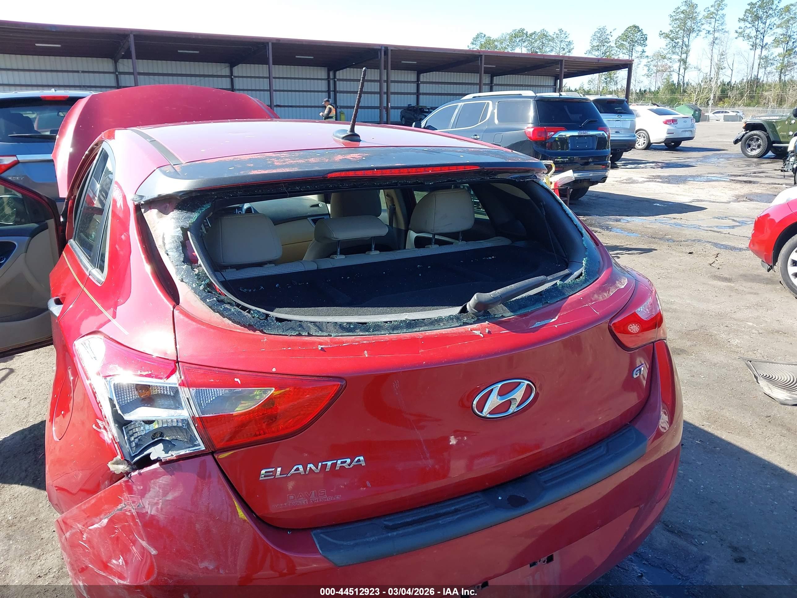 HYUNDAI ELANTRA image 6