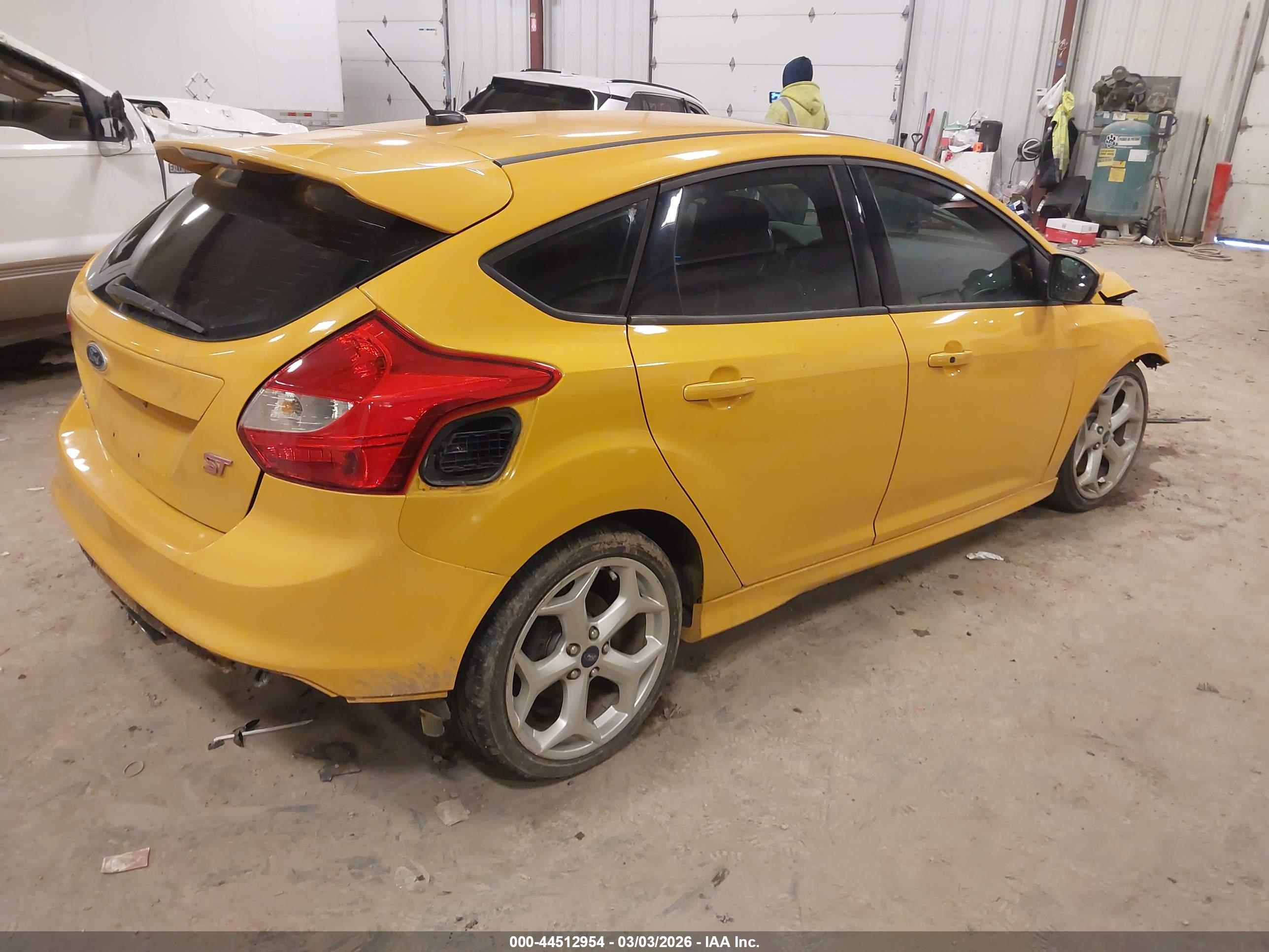 FORD FOCUS image 4