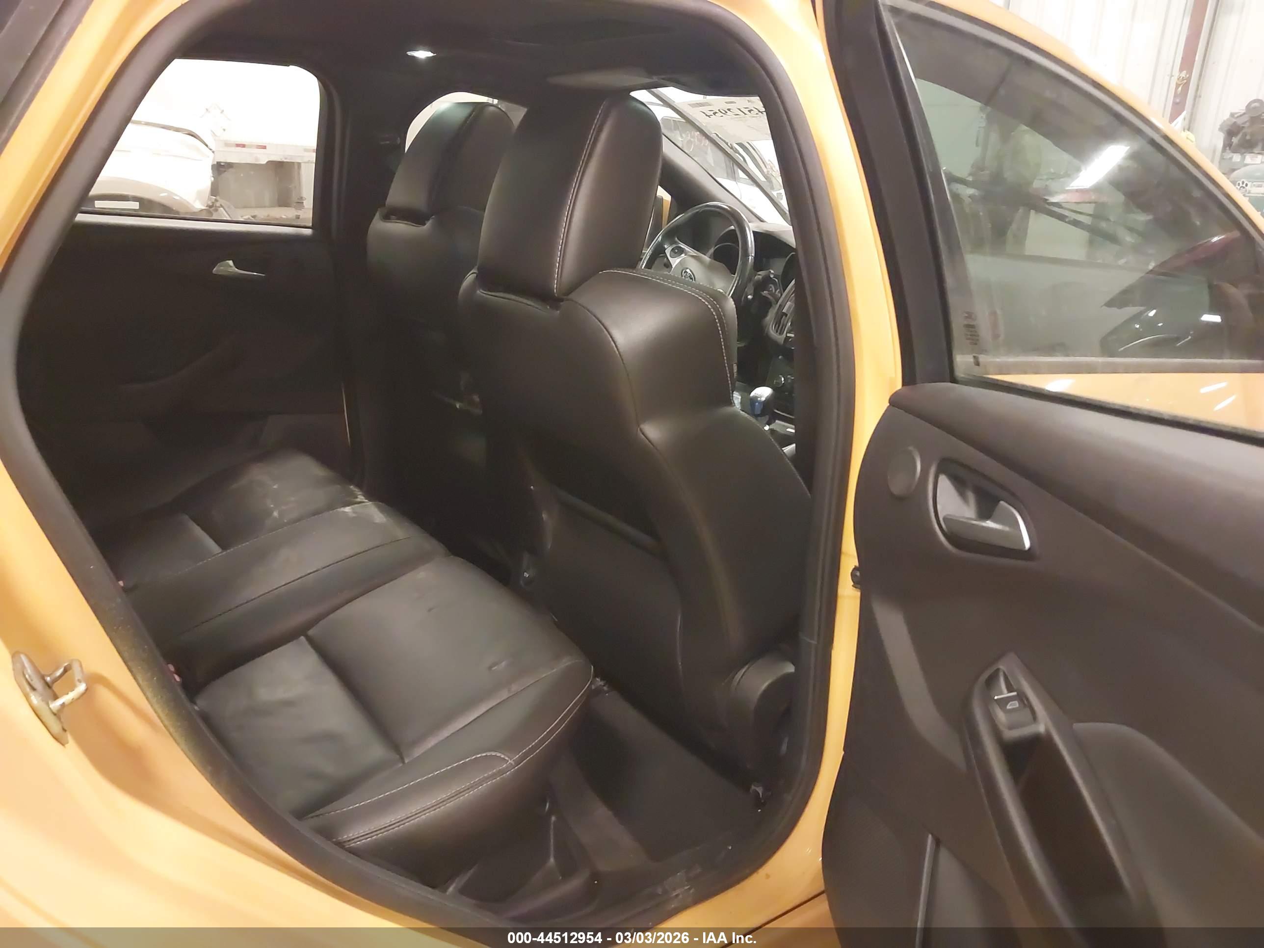 FORD FOCUS image 8