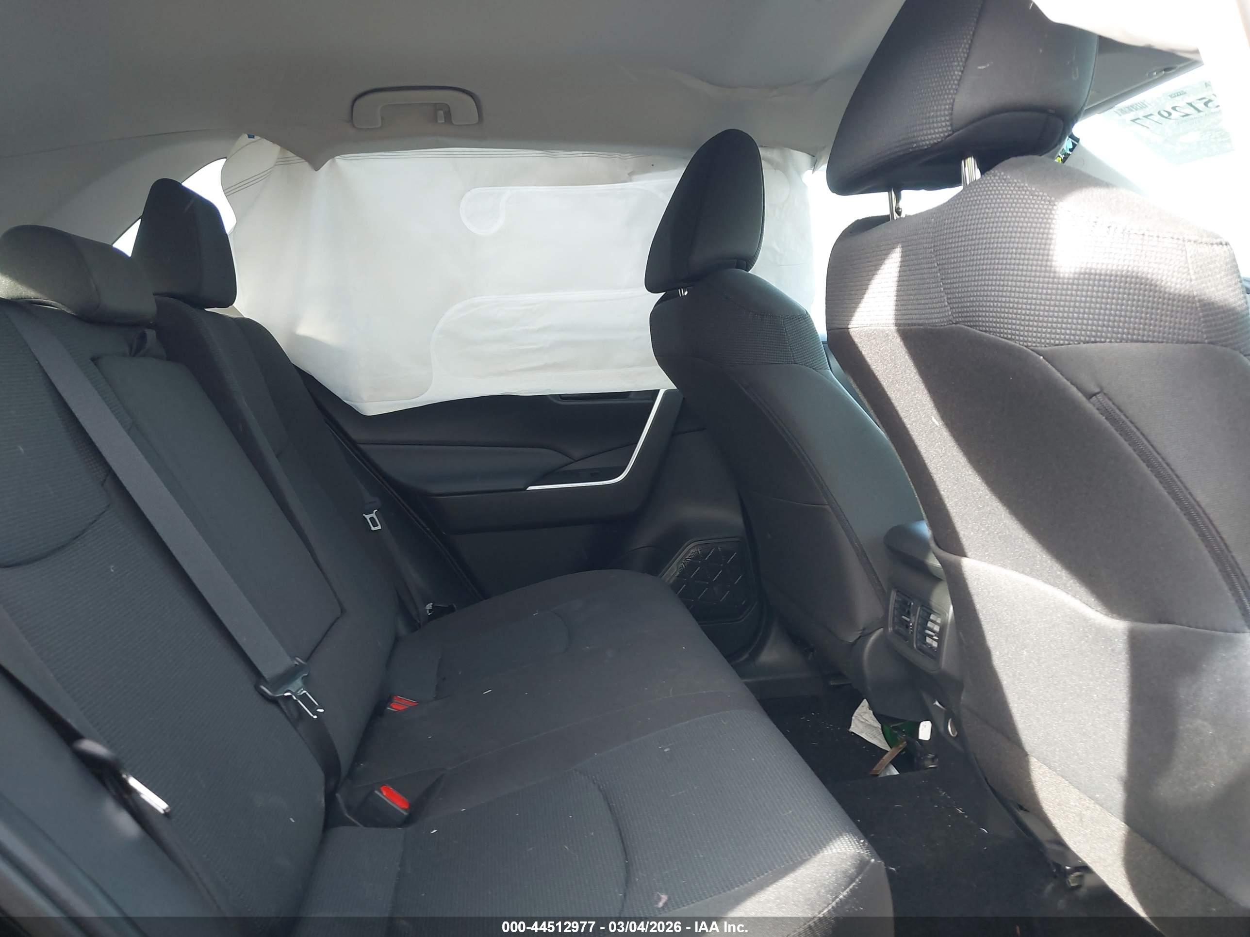 TOYOTA RAV4 image 8