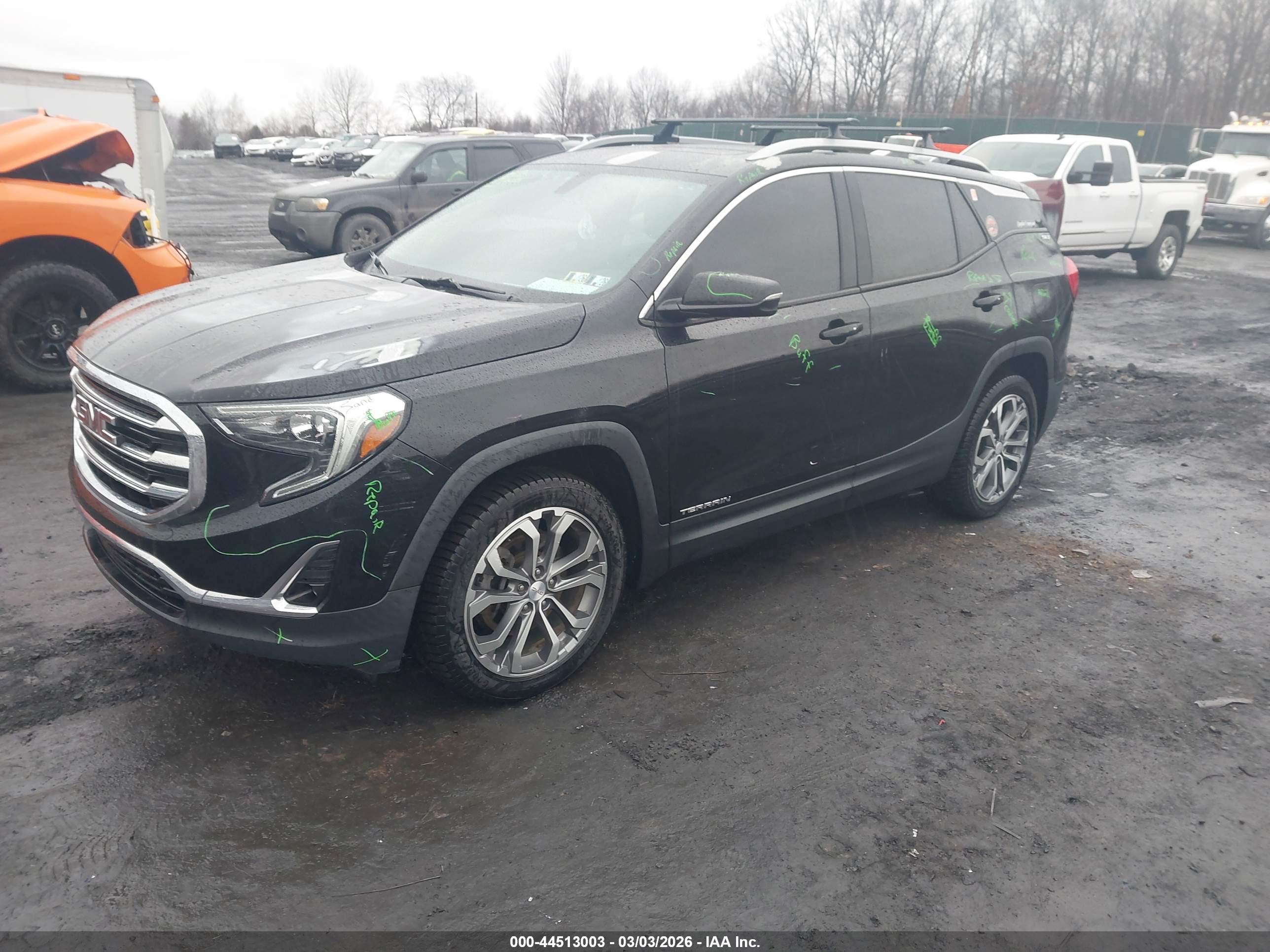 GMC TERRAIN image 2