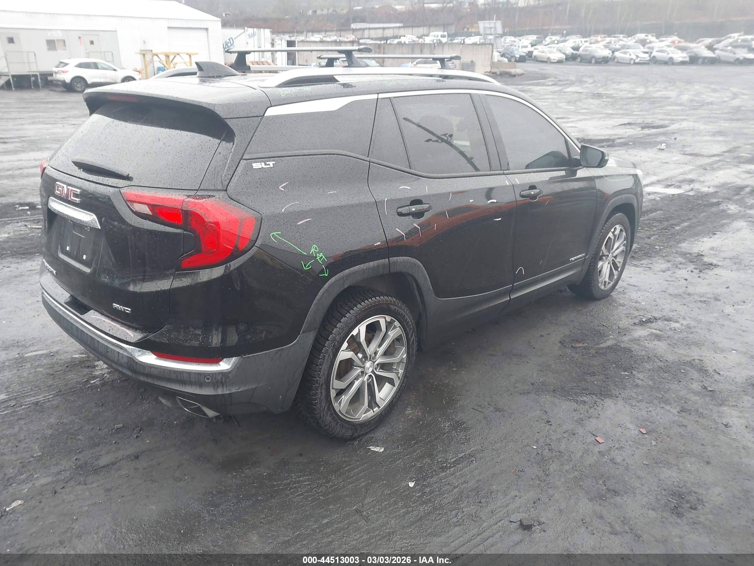 GMC TERRAIN image 4