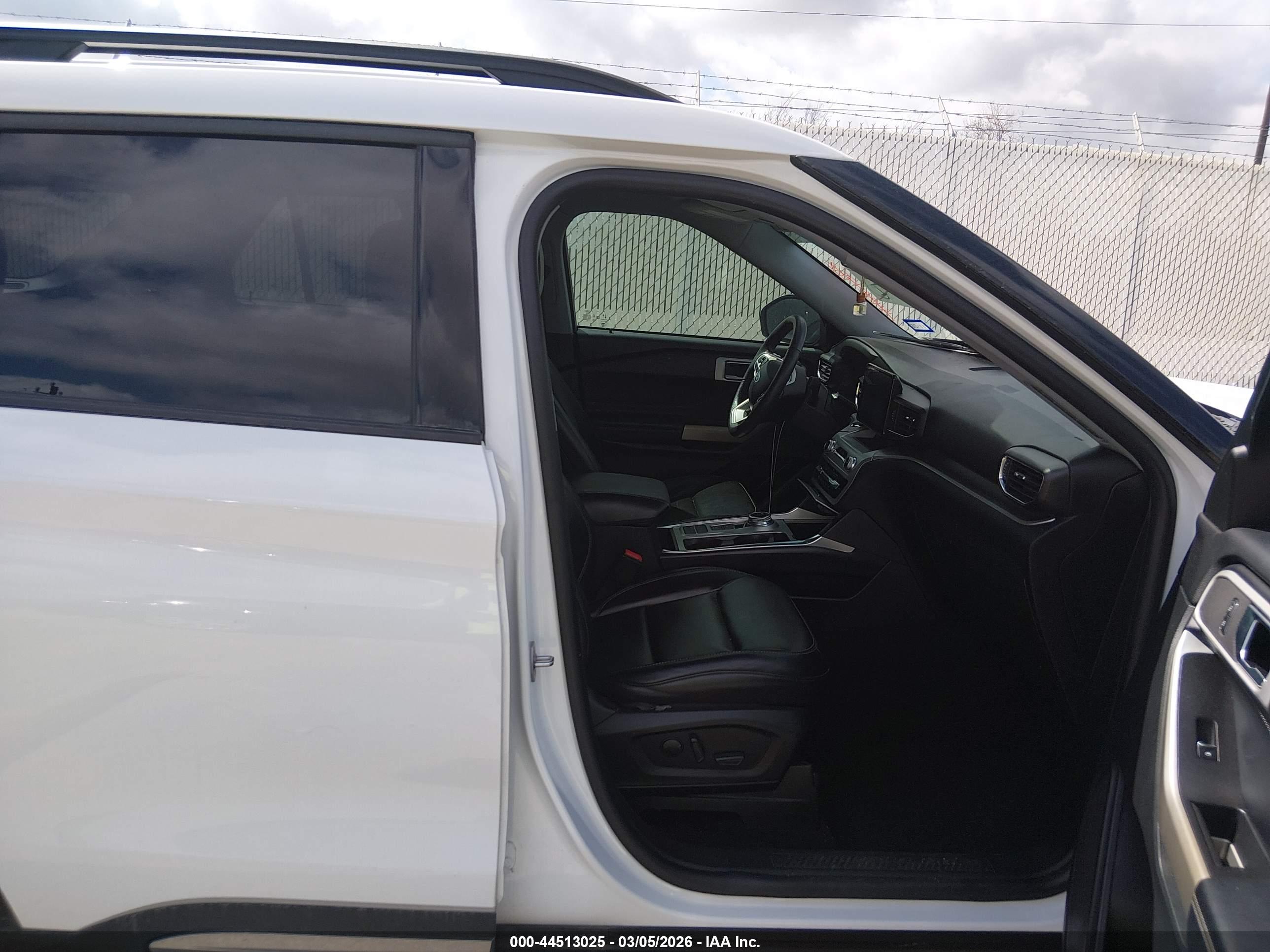 FORD EXPLORER image 5