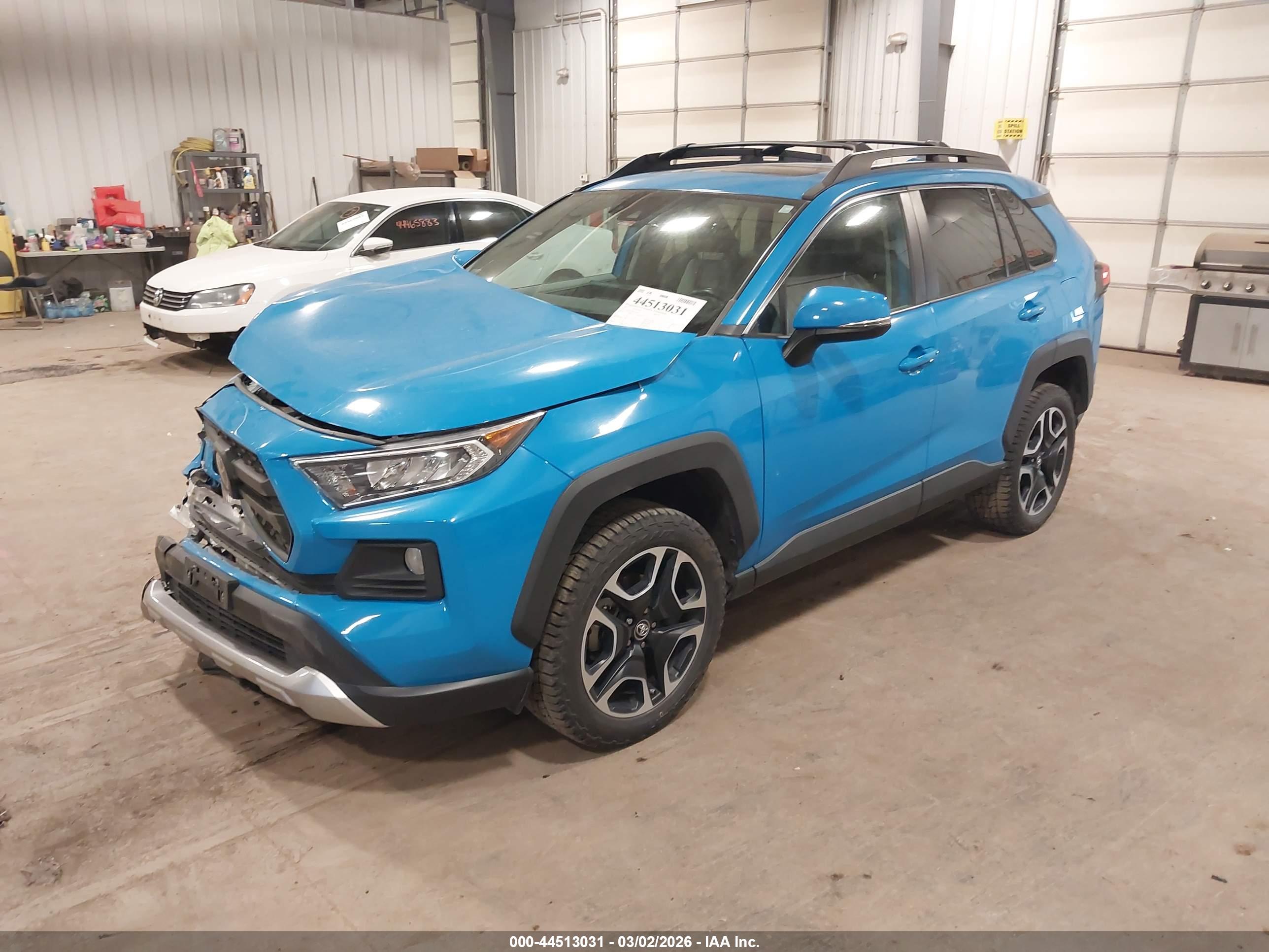 TOYOTA RAV4 image 2