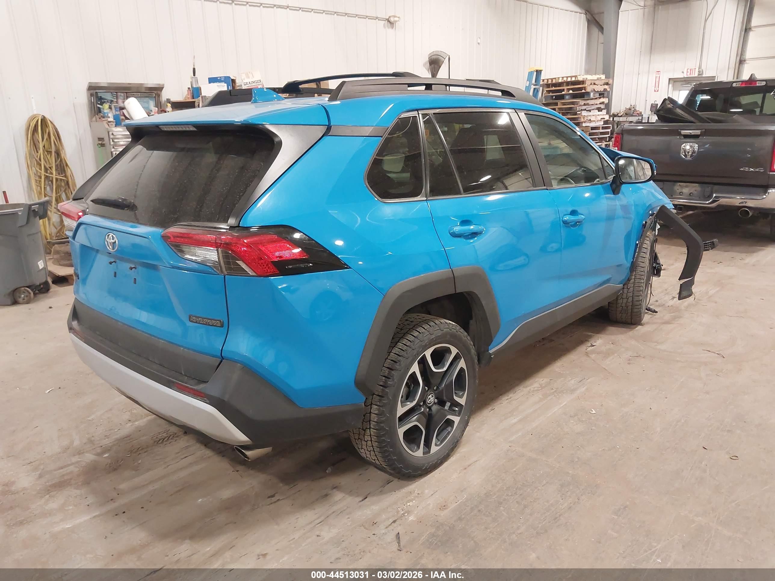 TOYOTA RAV4 image 4