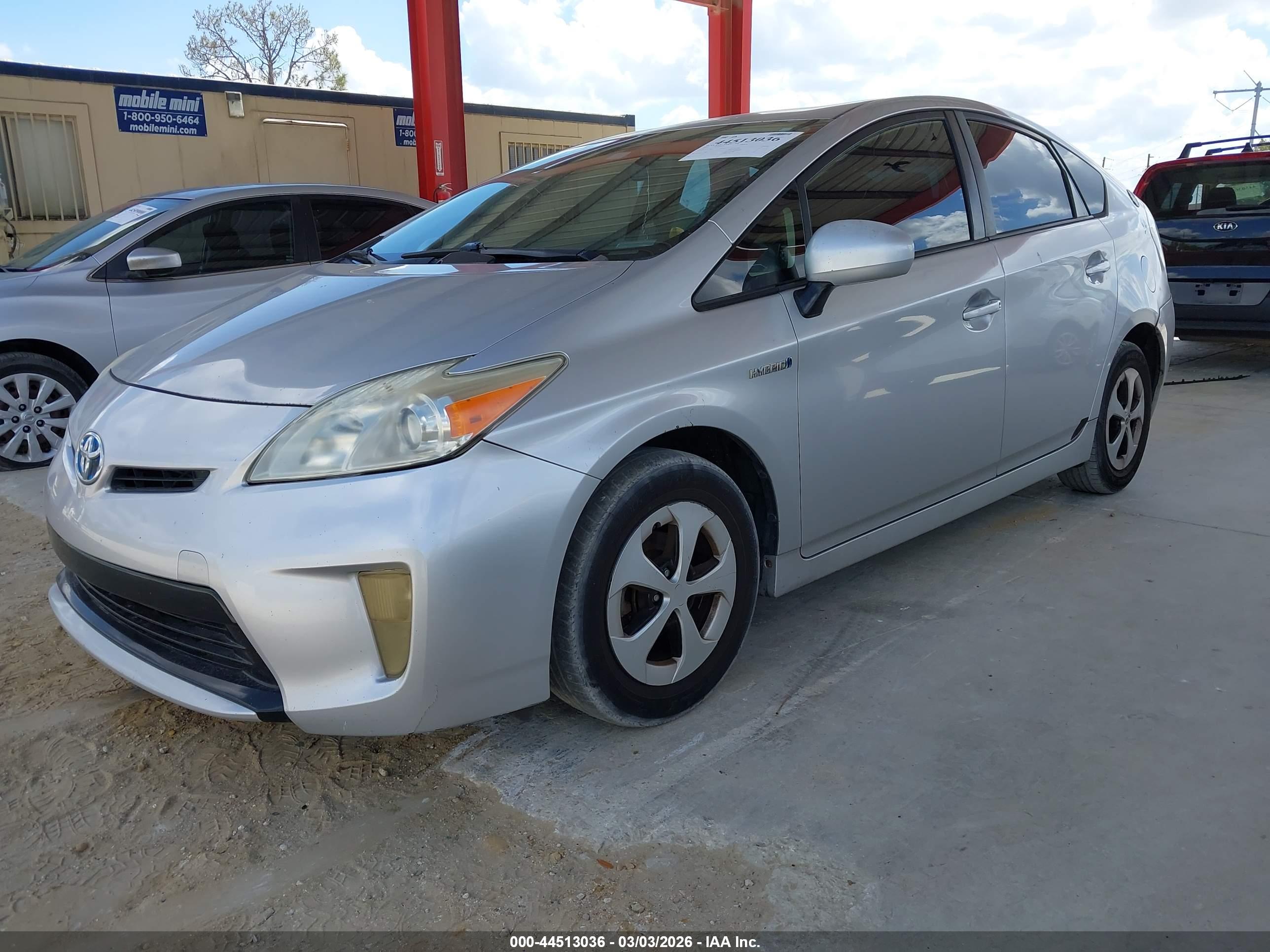 TOYOTA PRIUS image 2