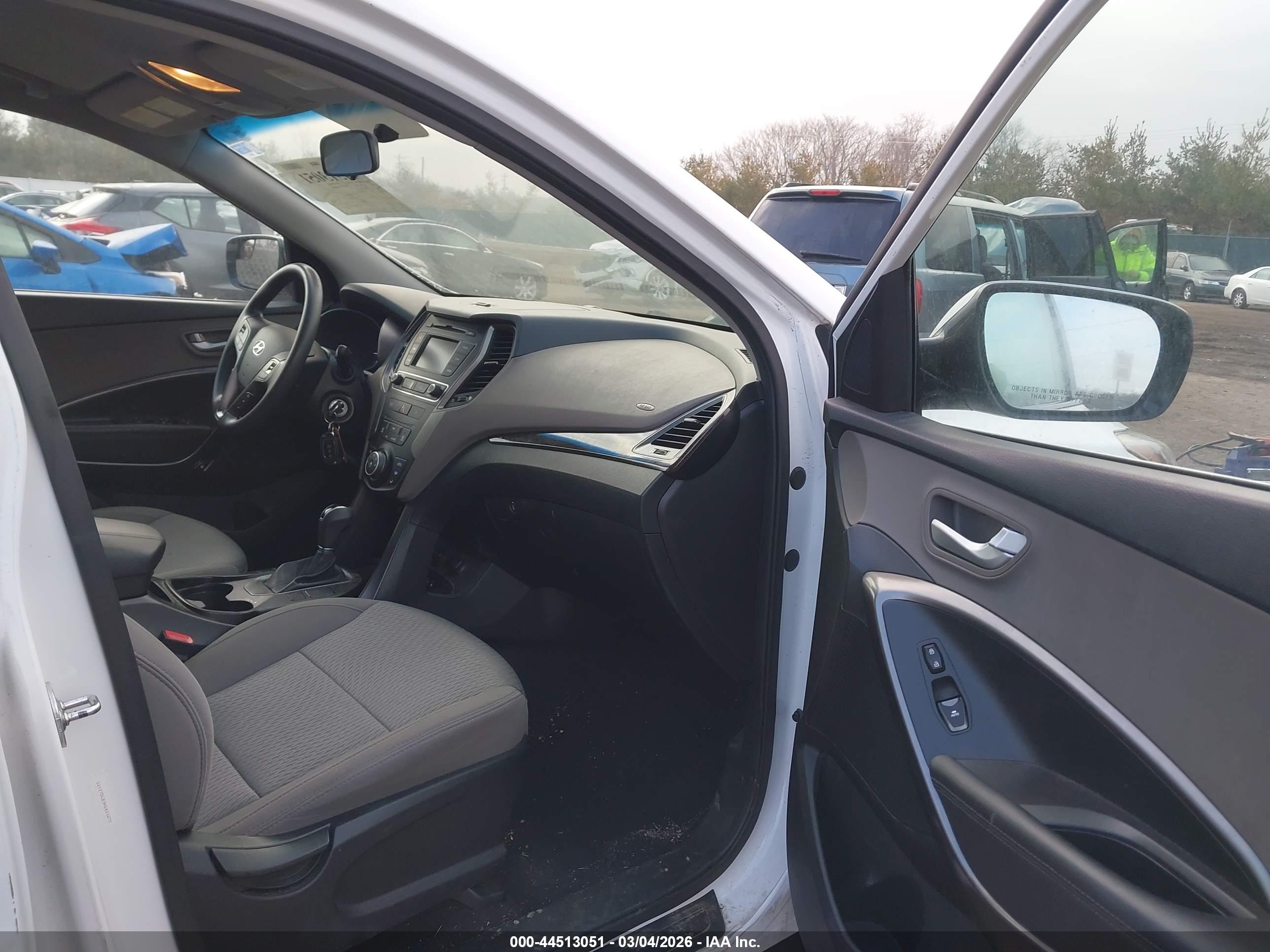 HYUNDAI SANTA image 5