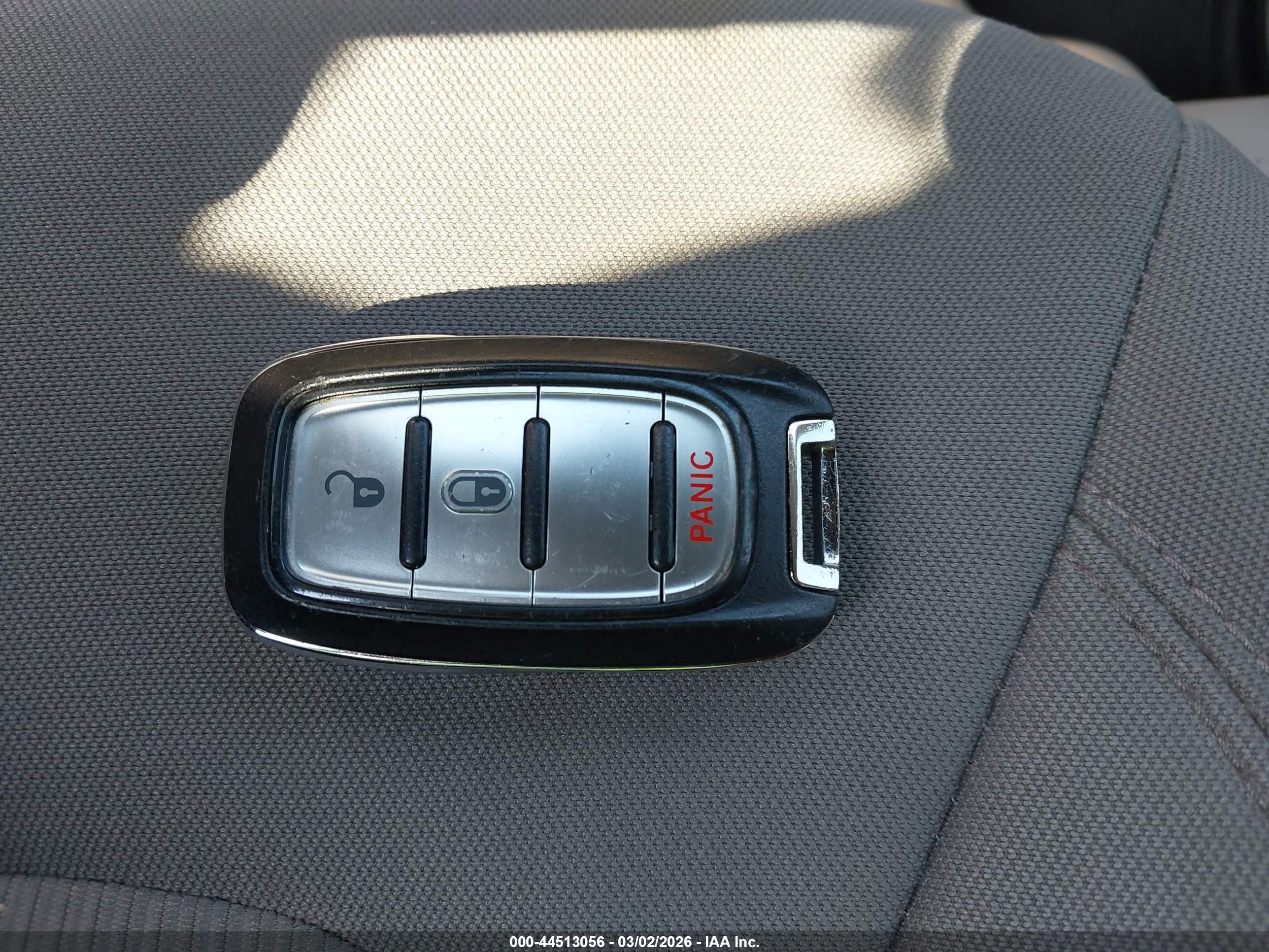 CHRYSLER PACIFICA image 11