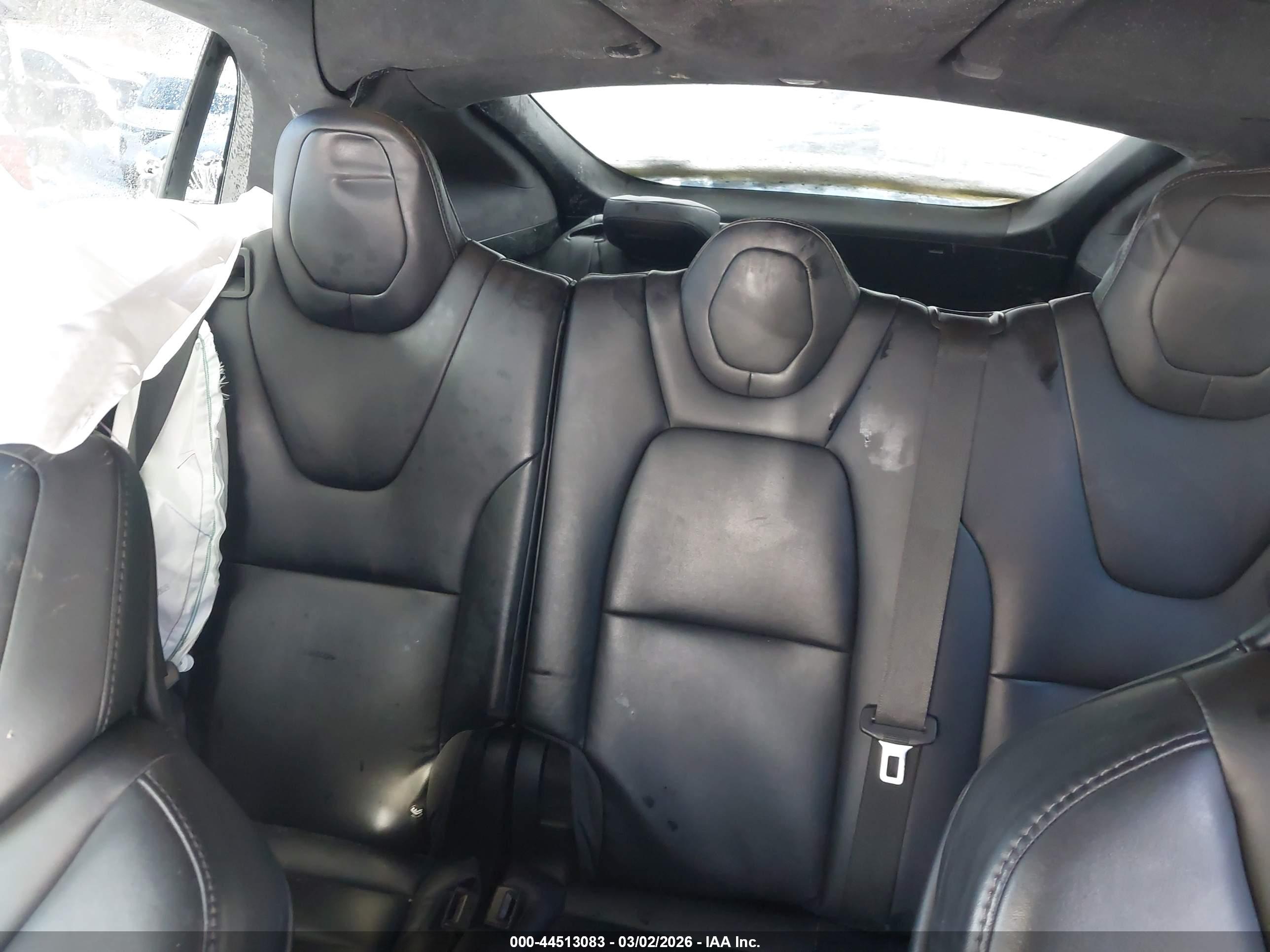 TESLA MODEL image 8