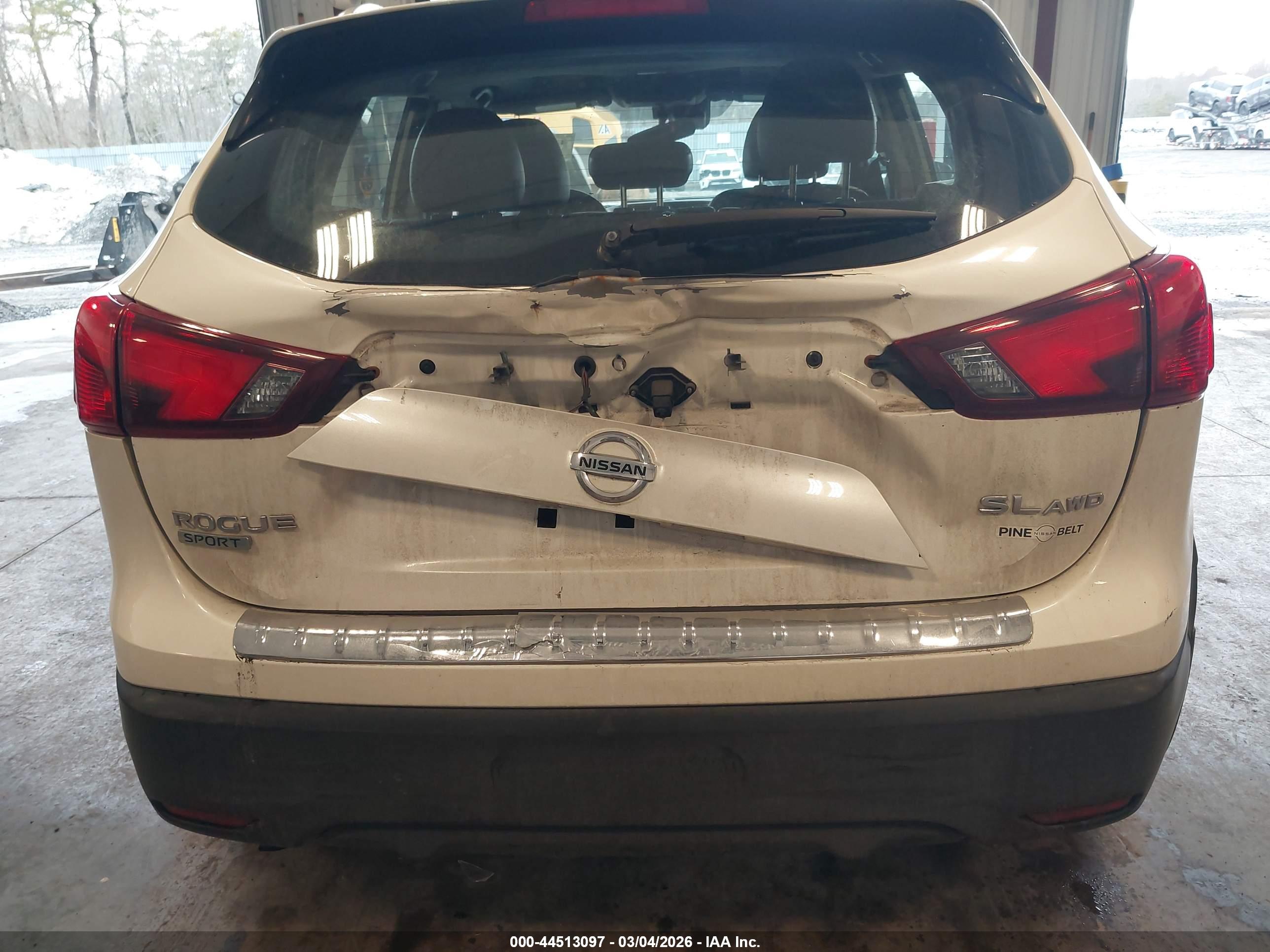 NISSAN ROGUE image 6