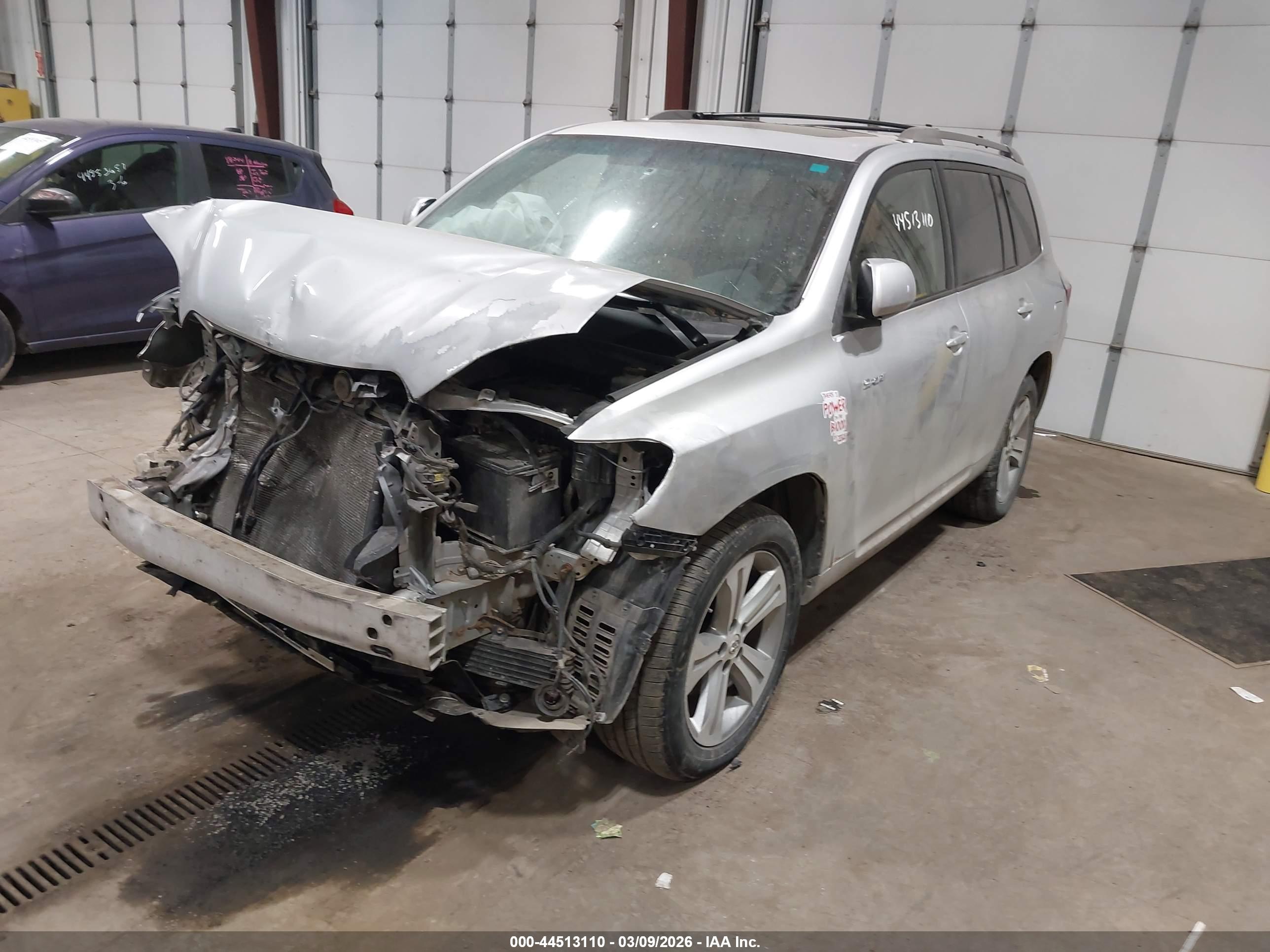 TOYOTA HIGHLANDER image 2