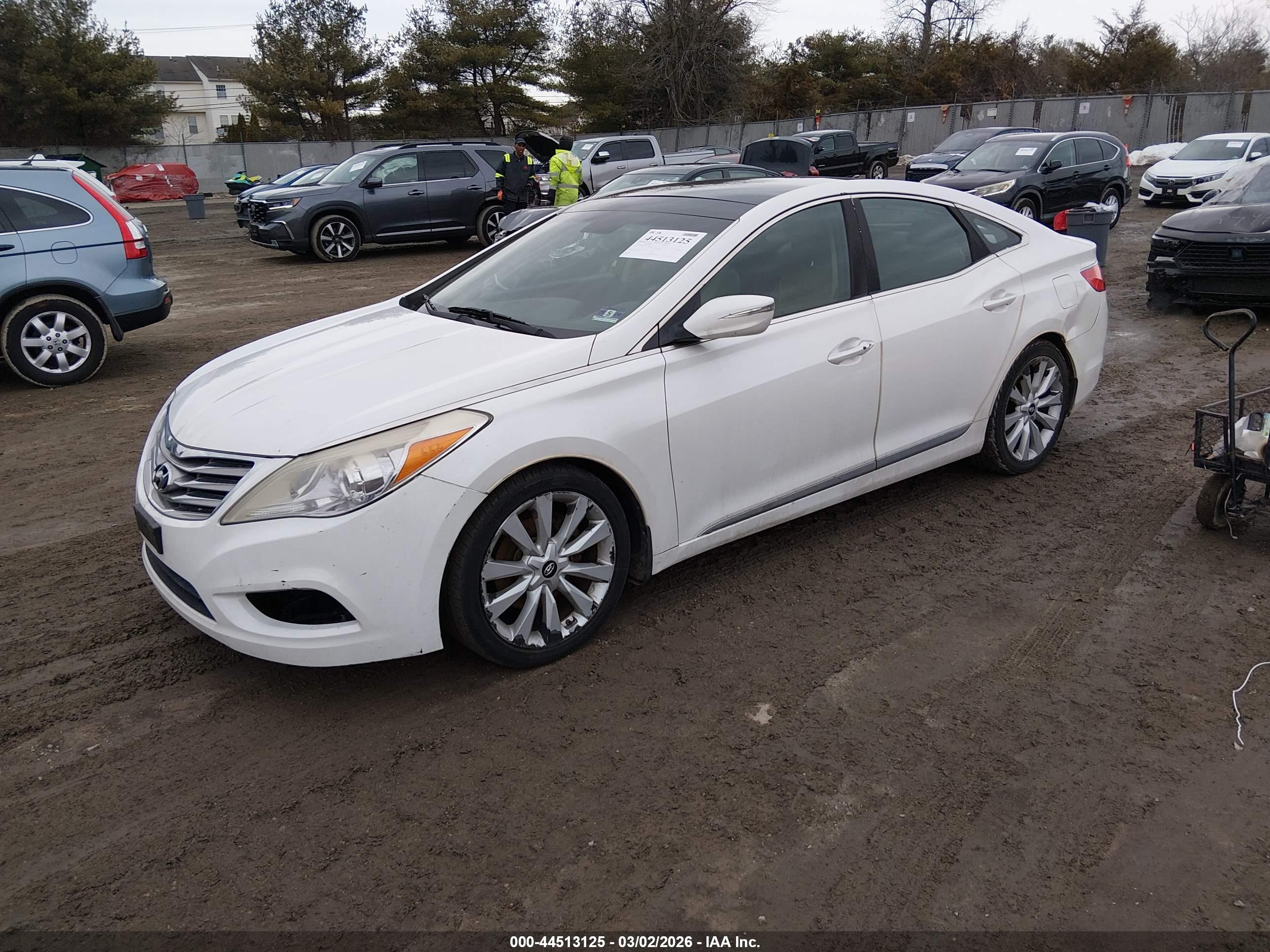 HYUNDAI AZERA image 2