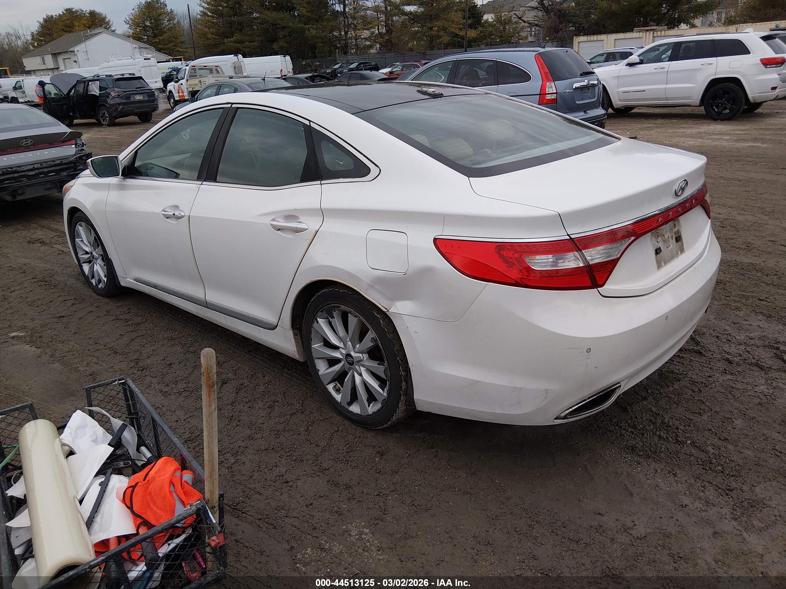 HYUNDAI AZERA image 3