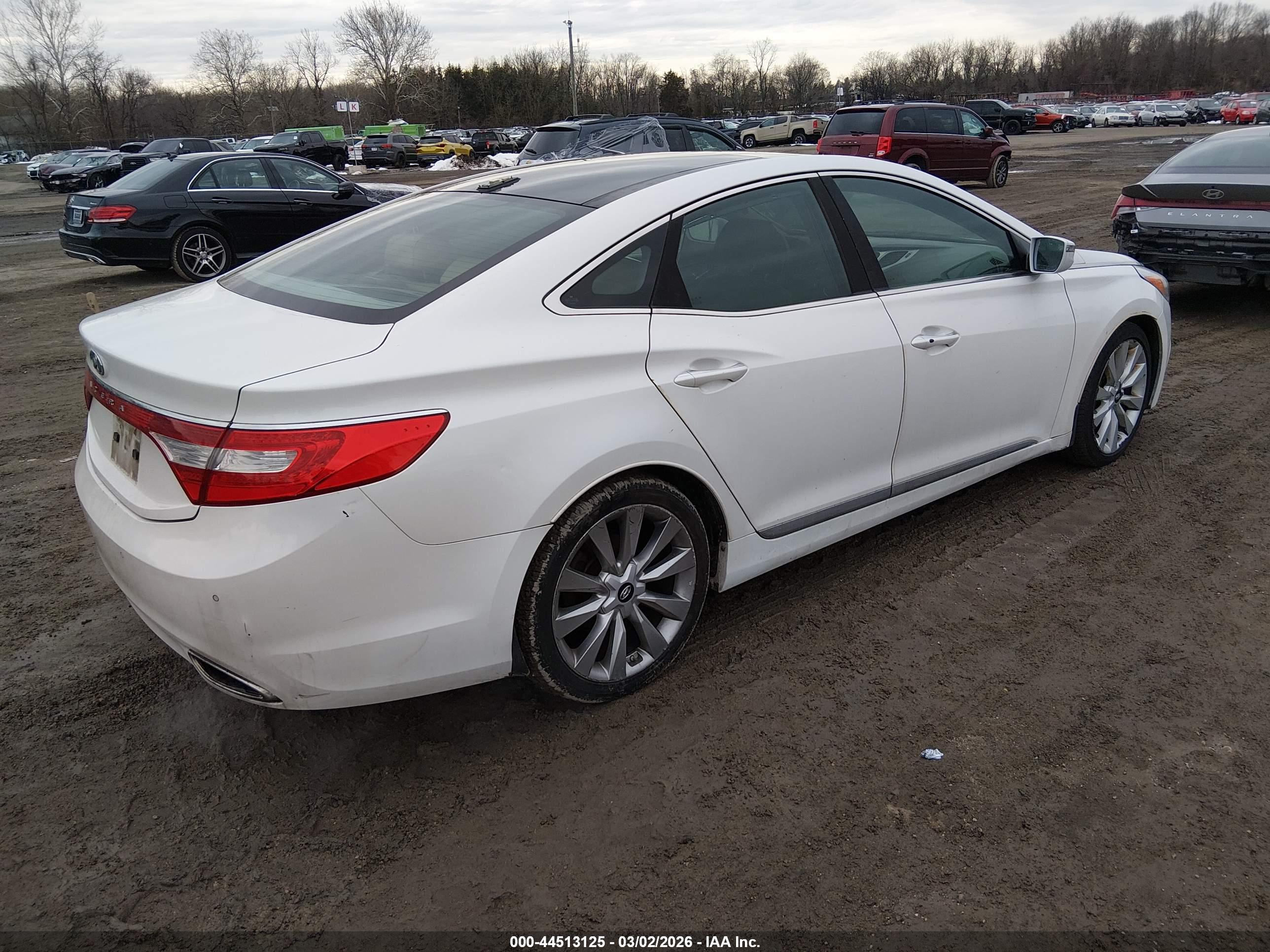 HYUNDAI AZERA image 4