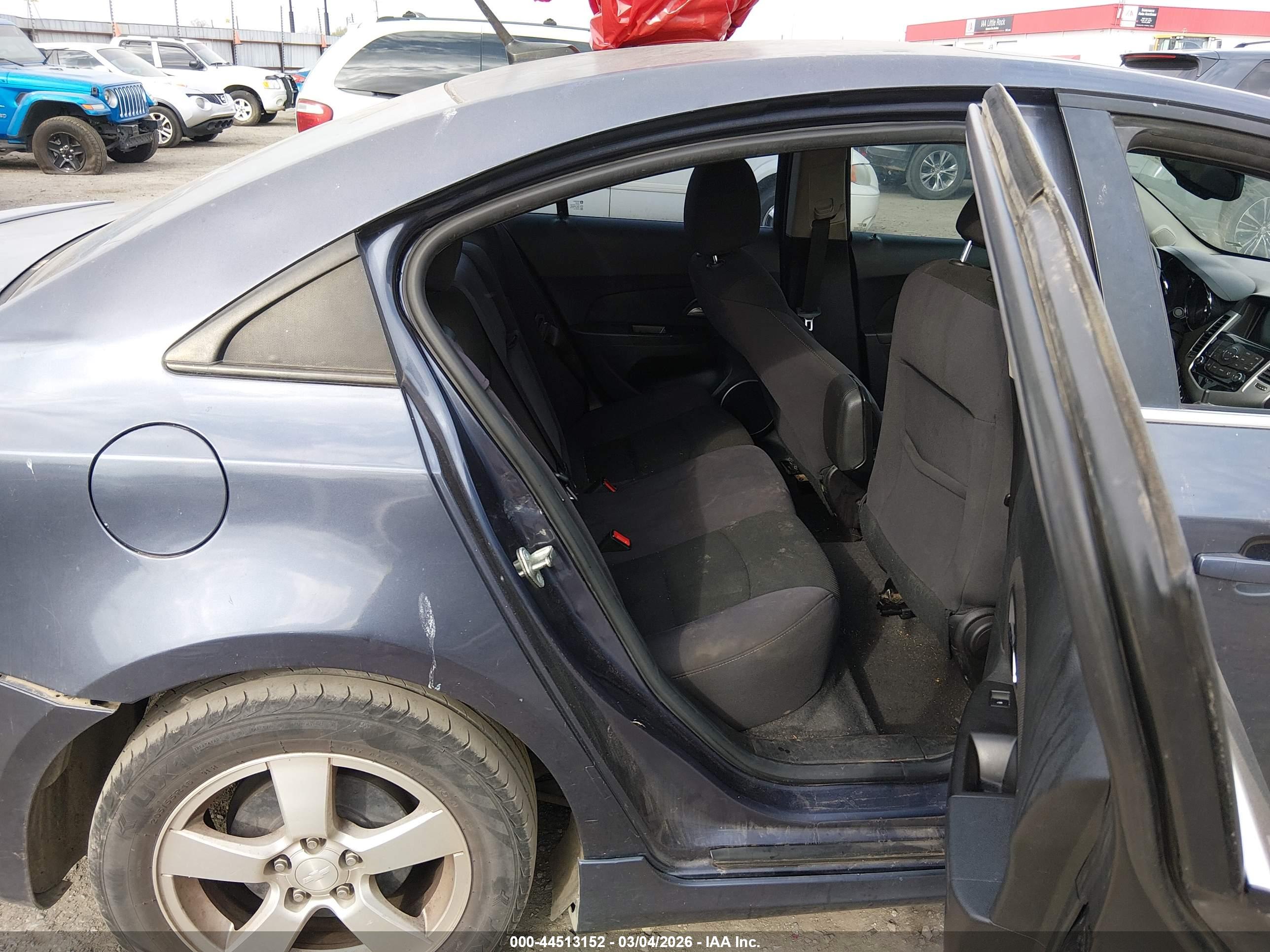 CHEVROLET CRUZE image 8