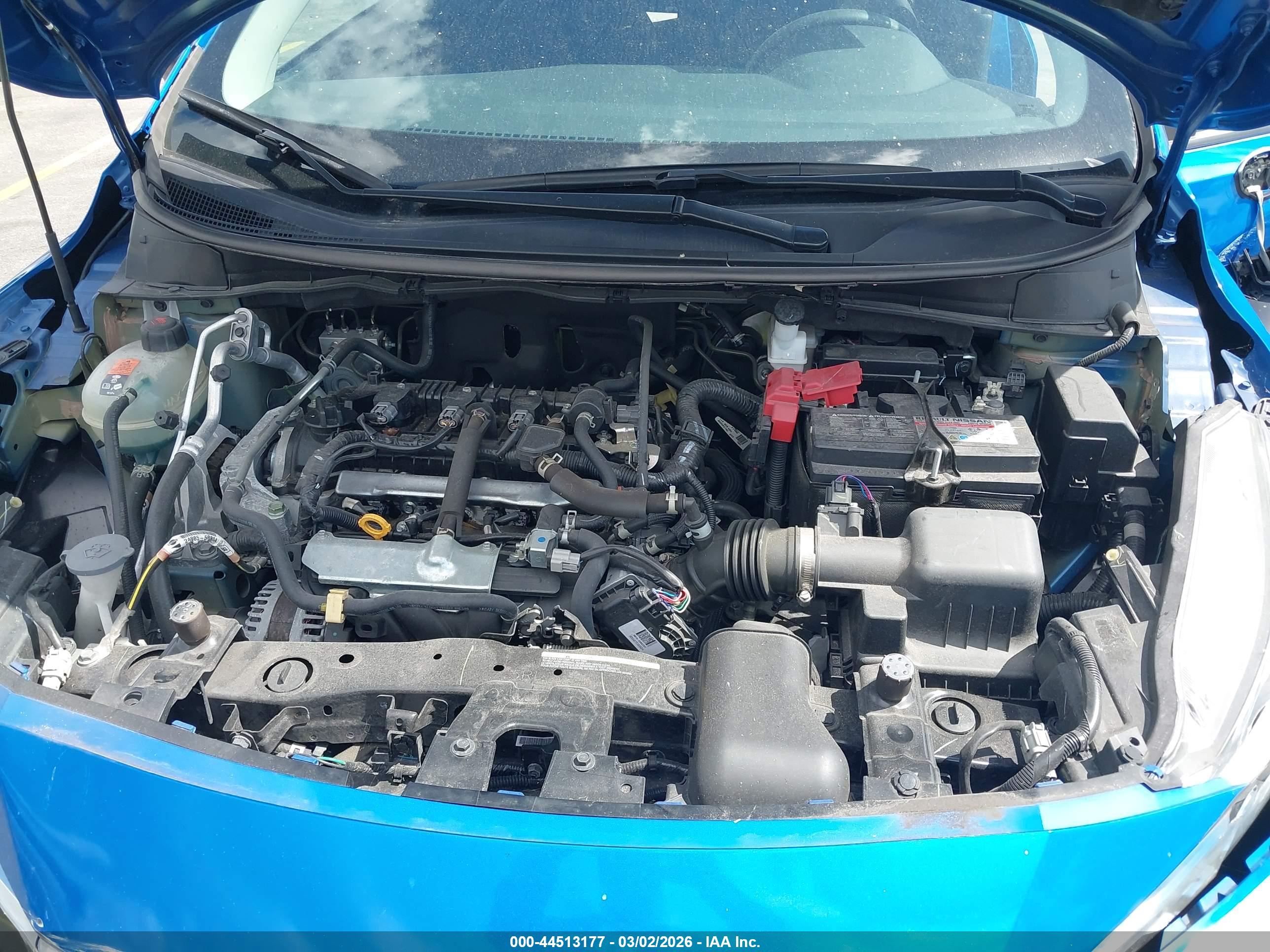 NISSAN VERSA image 10