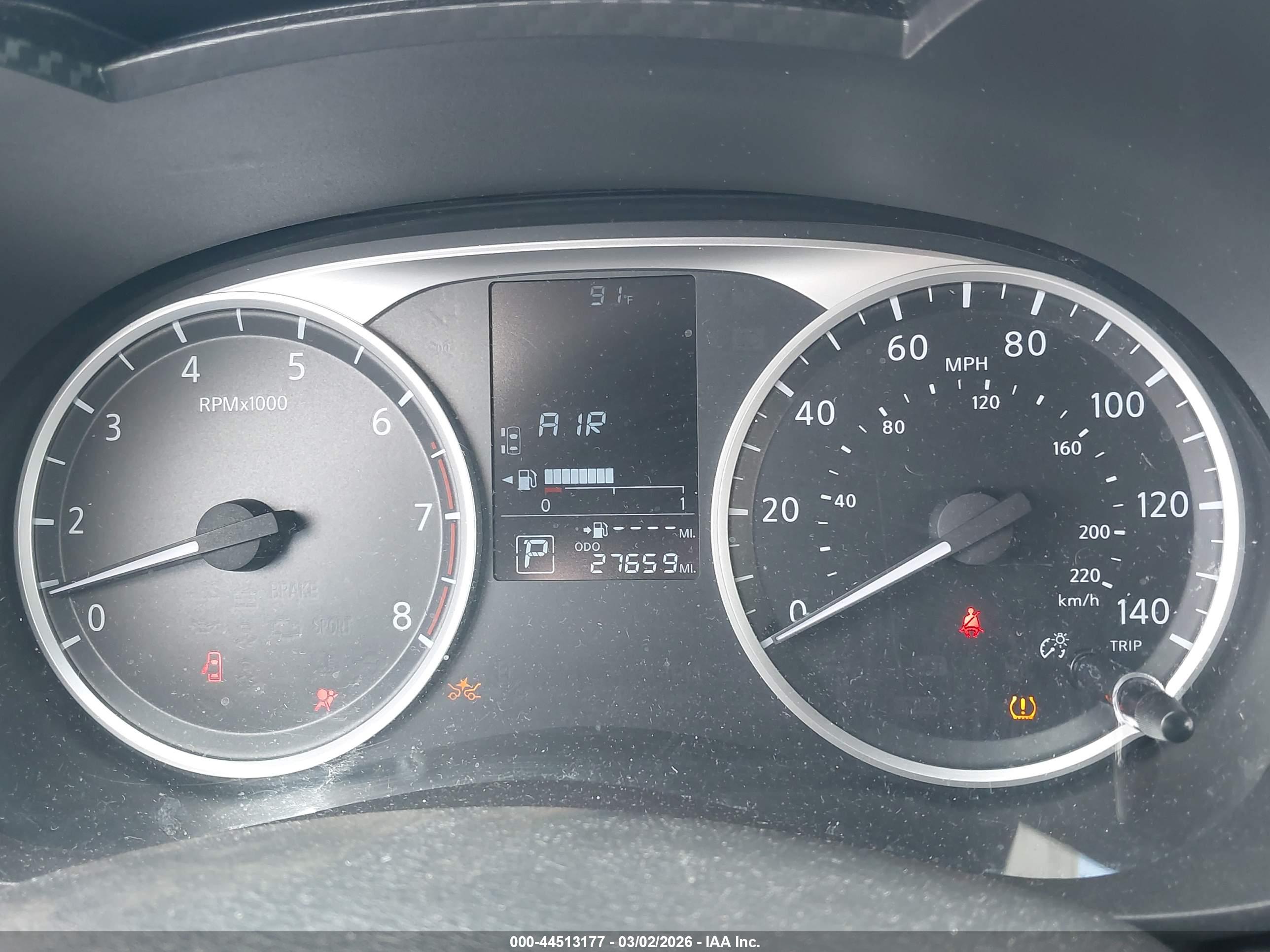 NISSAN VERSA image 7