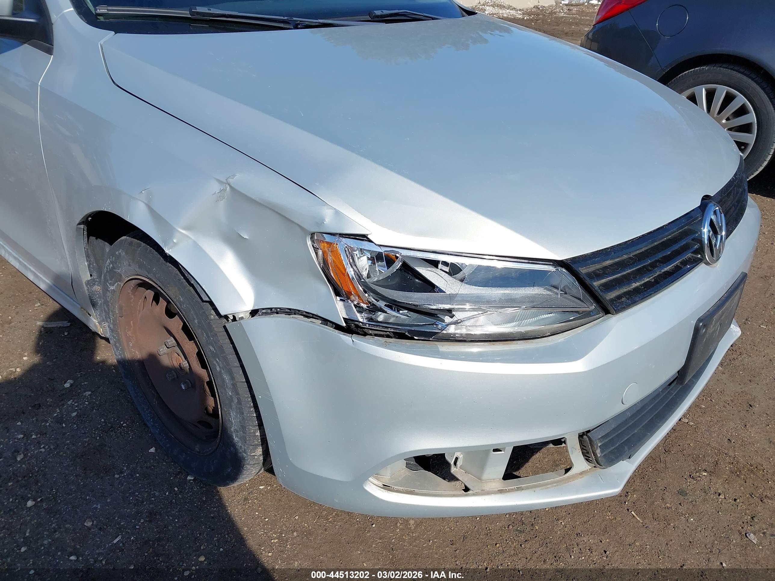 VOLKSWAGEN JETTA image 6