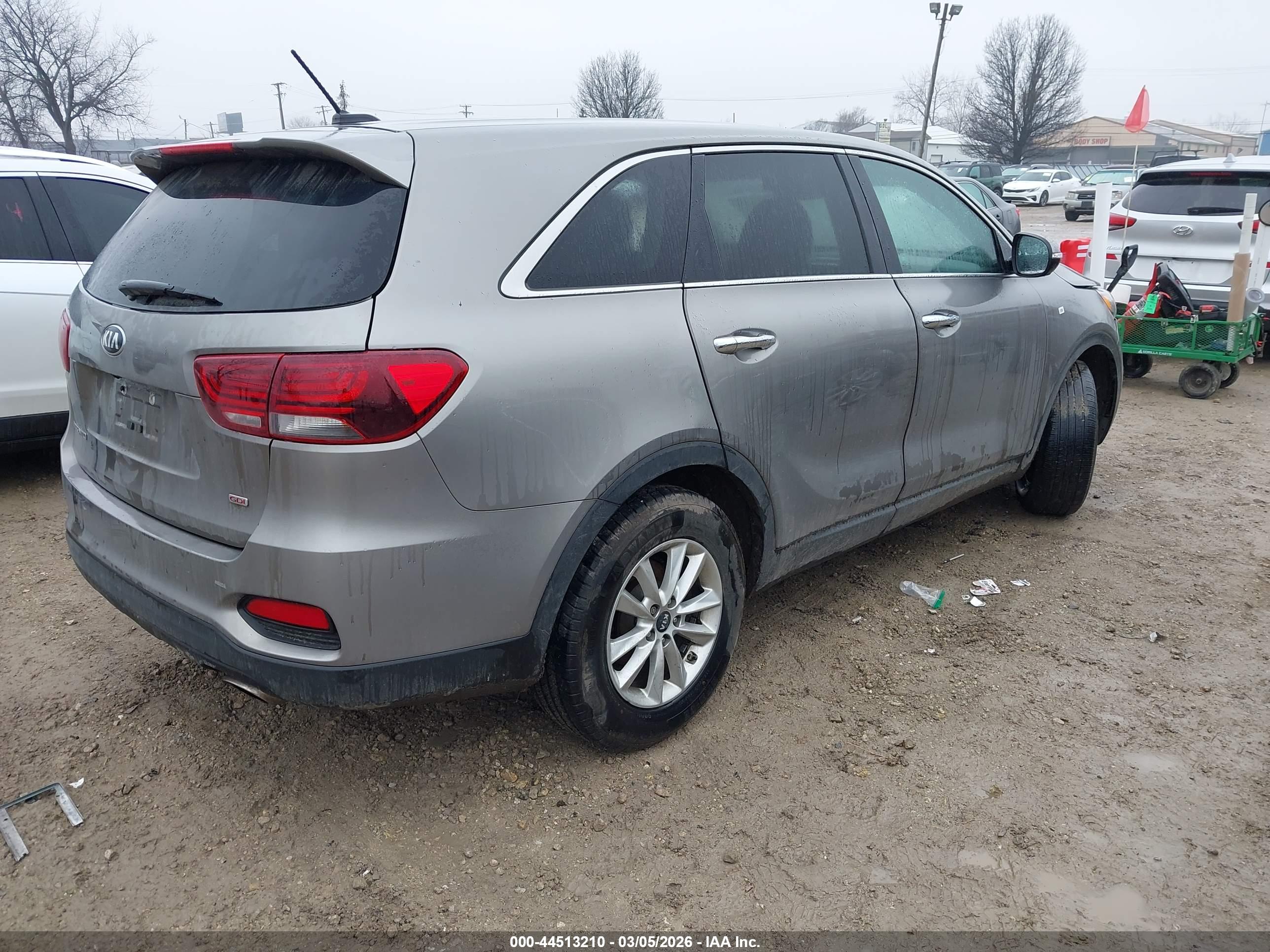 KIA SORENTO image 4