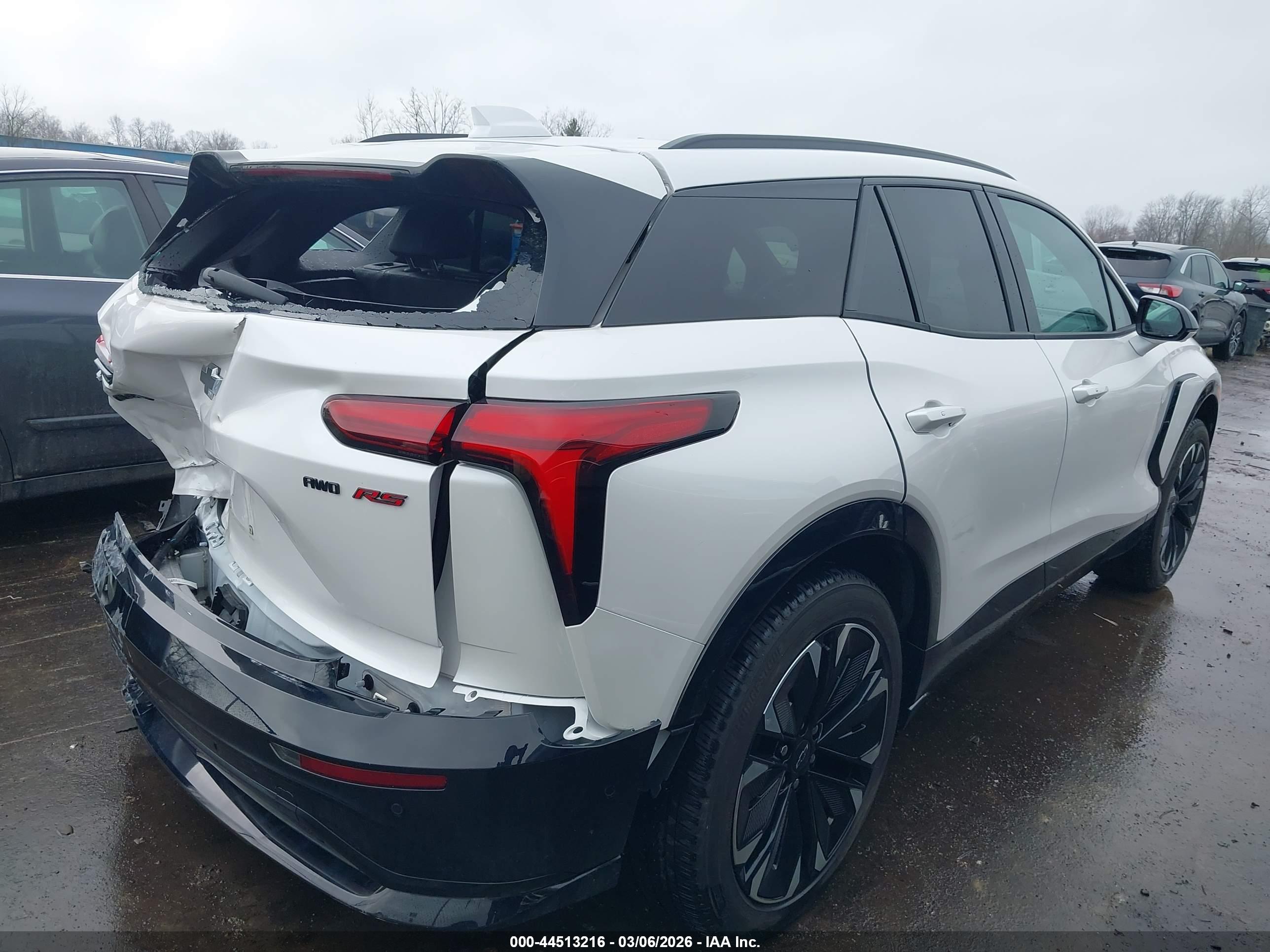 CHEVROLET BLAZER image 4