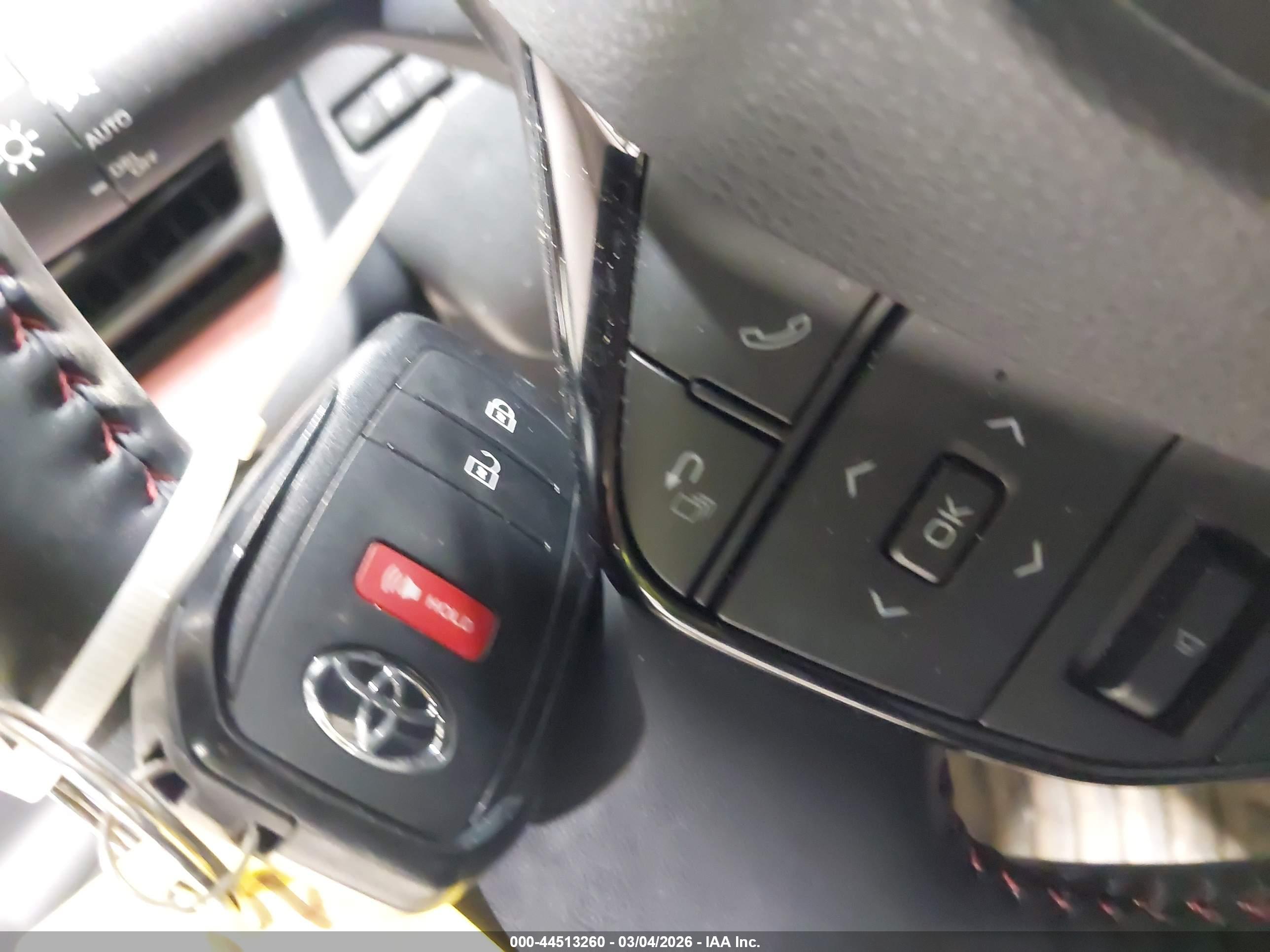 TOYOTA PRIUS image 11