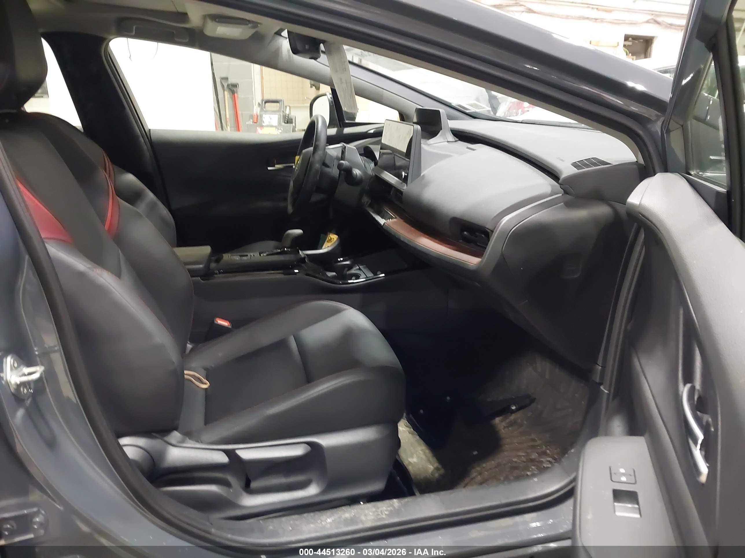 TOYOTA PRIUS image 5
