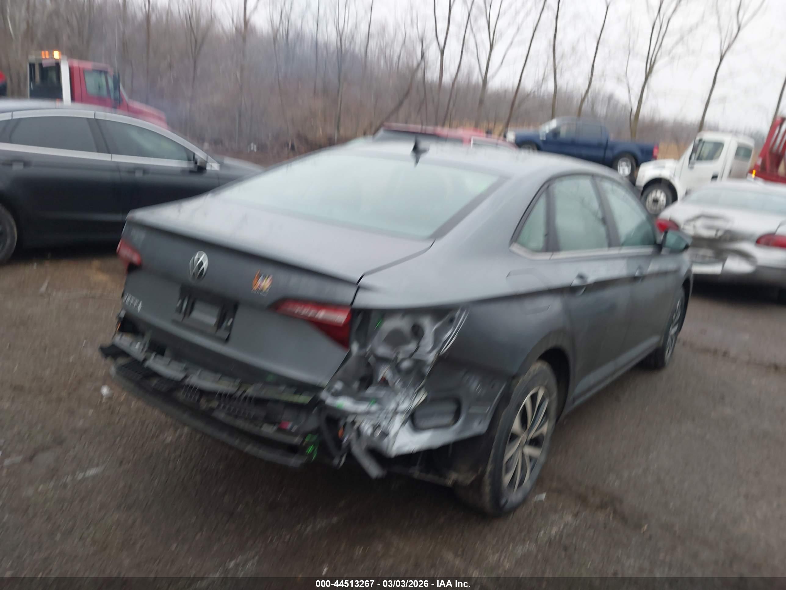 VOLKSWAGEN JETTA image 4