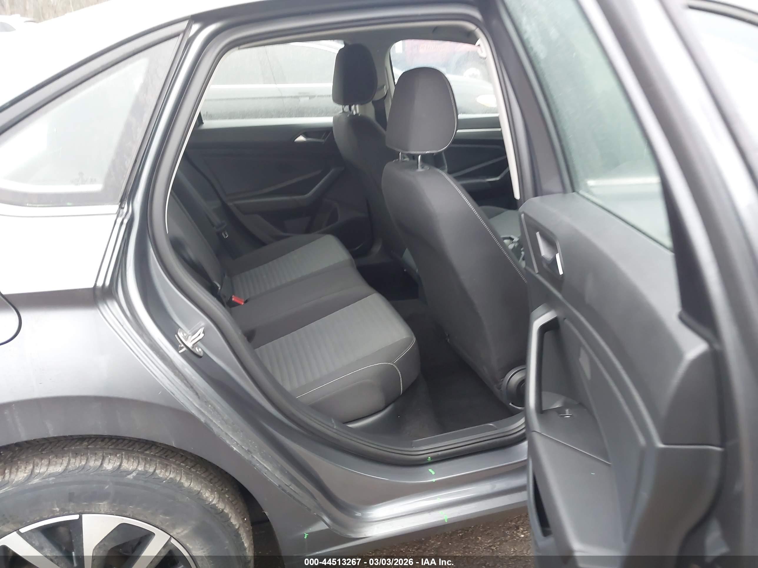 VOLKSWAGEN JETTA image 8