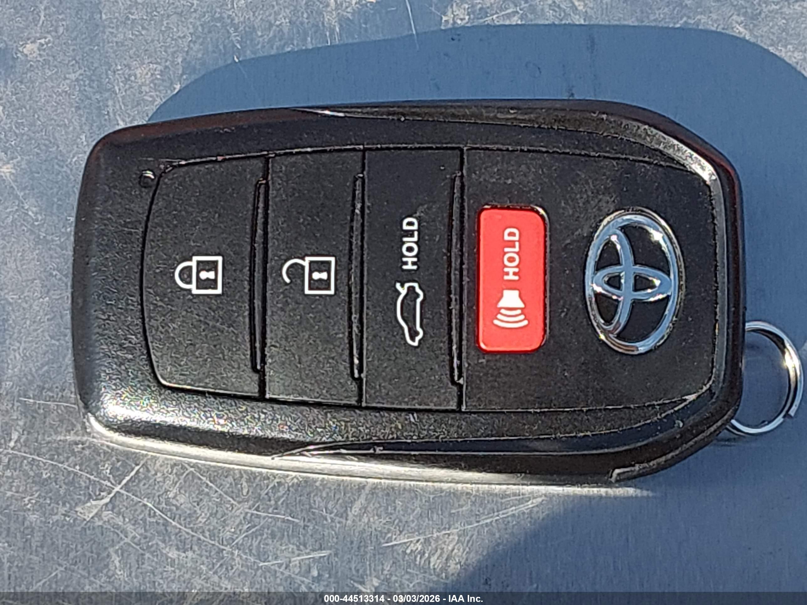 TOYOTA CAMRY image 11