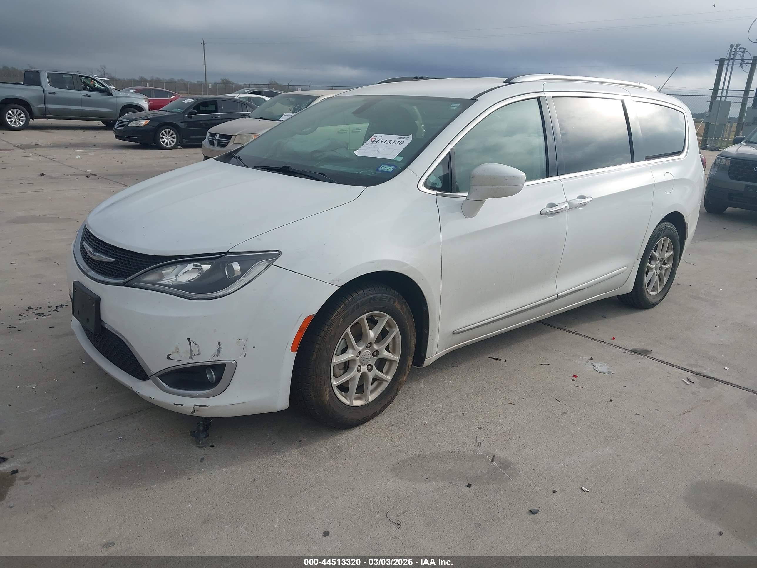 CHRYSLER PACIFICA image 2