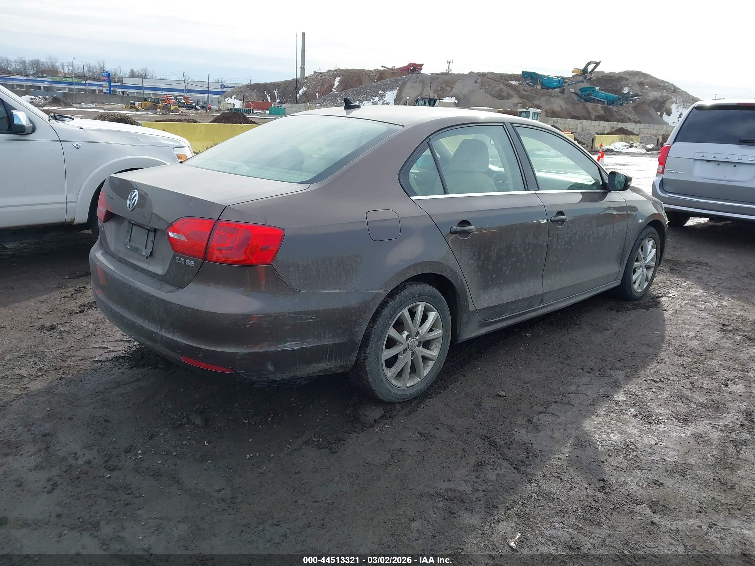 VOLKSWAGEN JETTA image 4