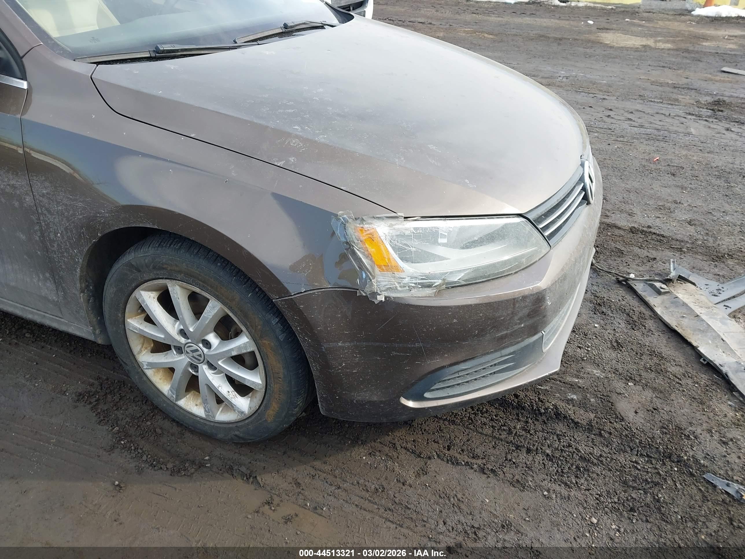VOLKSWAGEN JETTA image 6