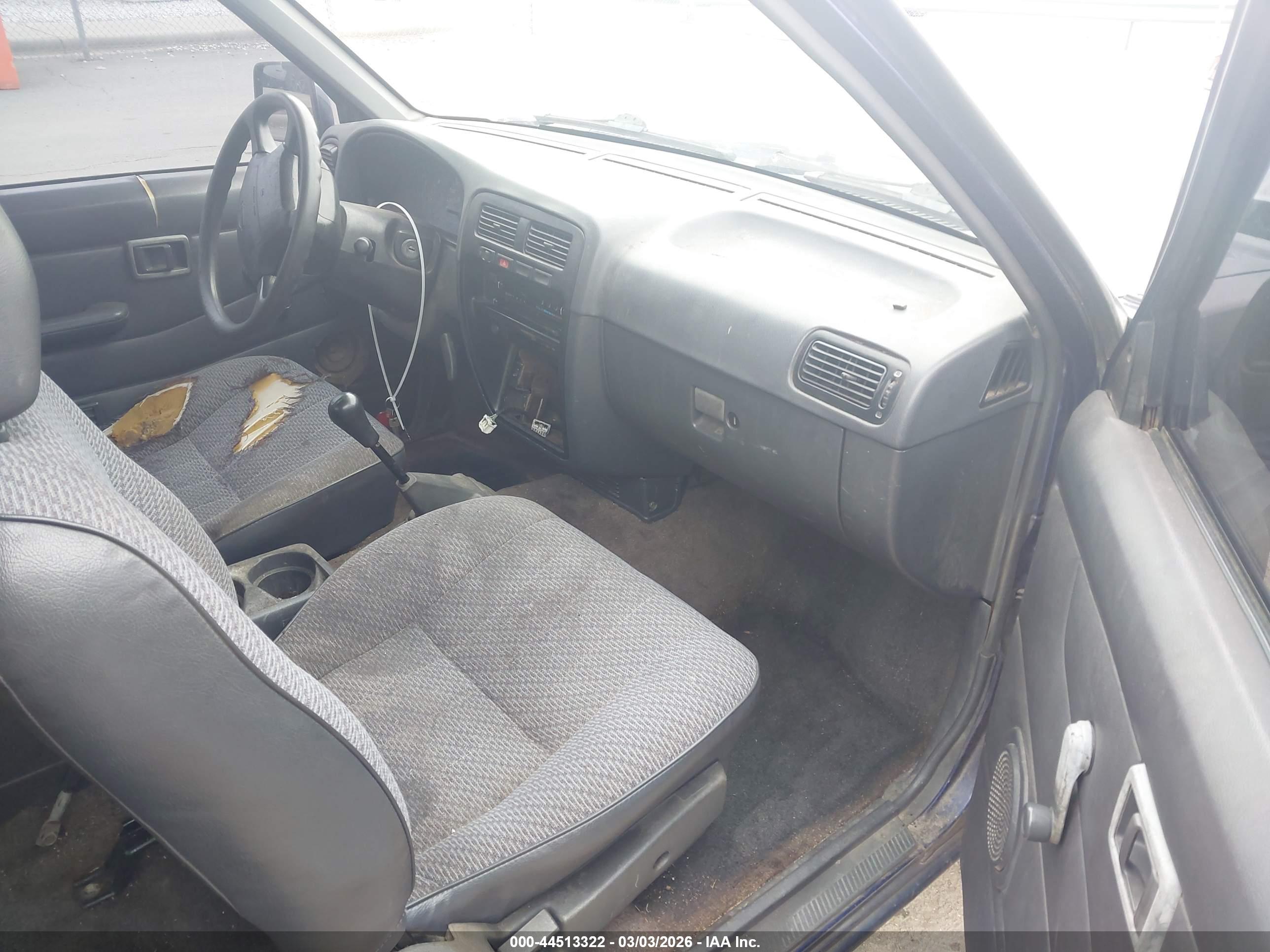 NISSAN 4X2 image 5