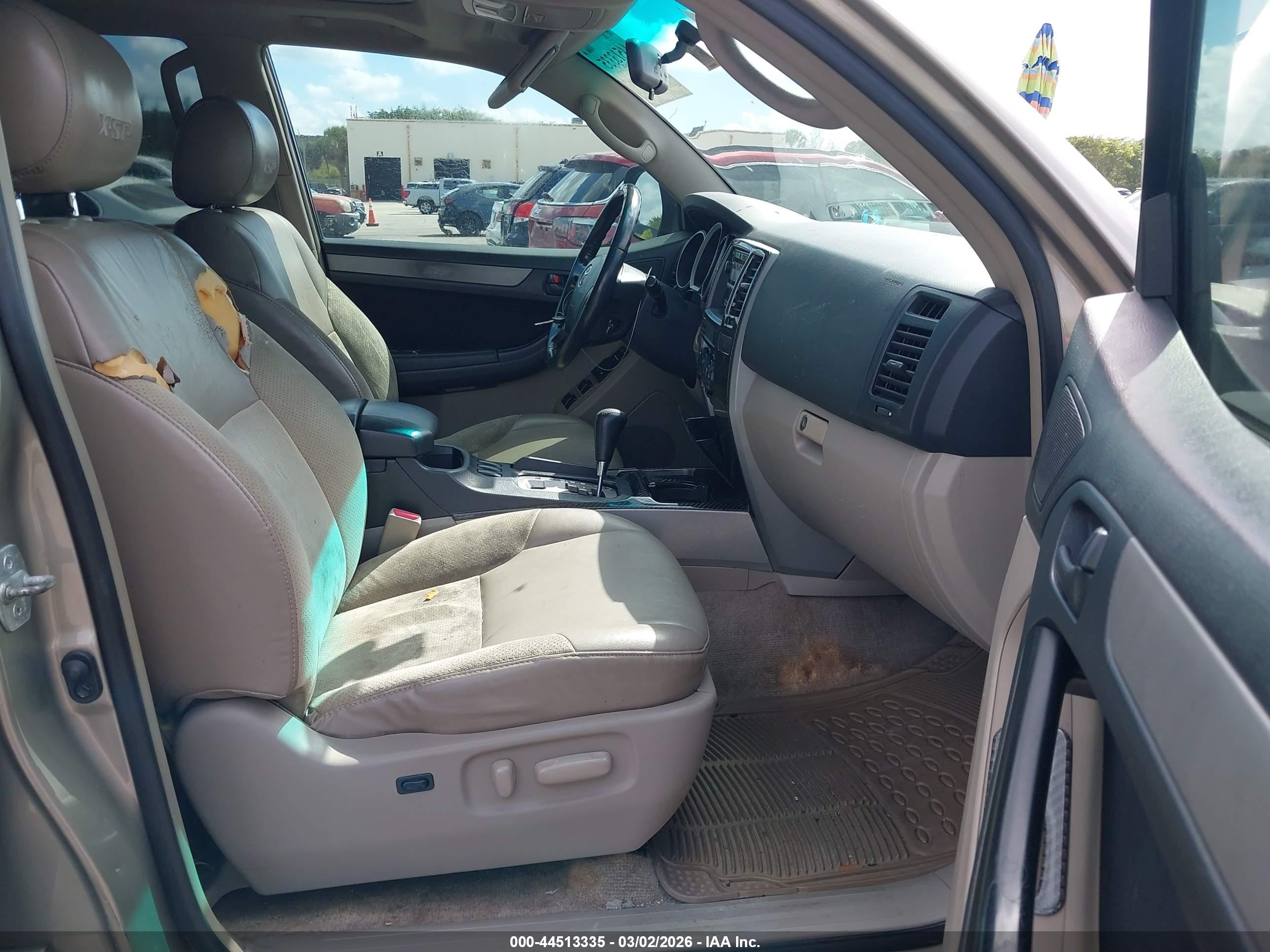 TOYOTA 4RUNNER image 5