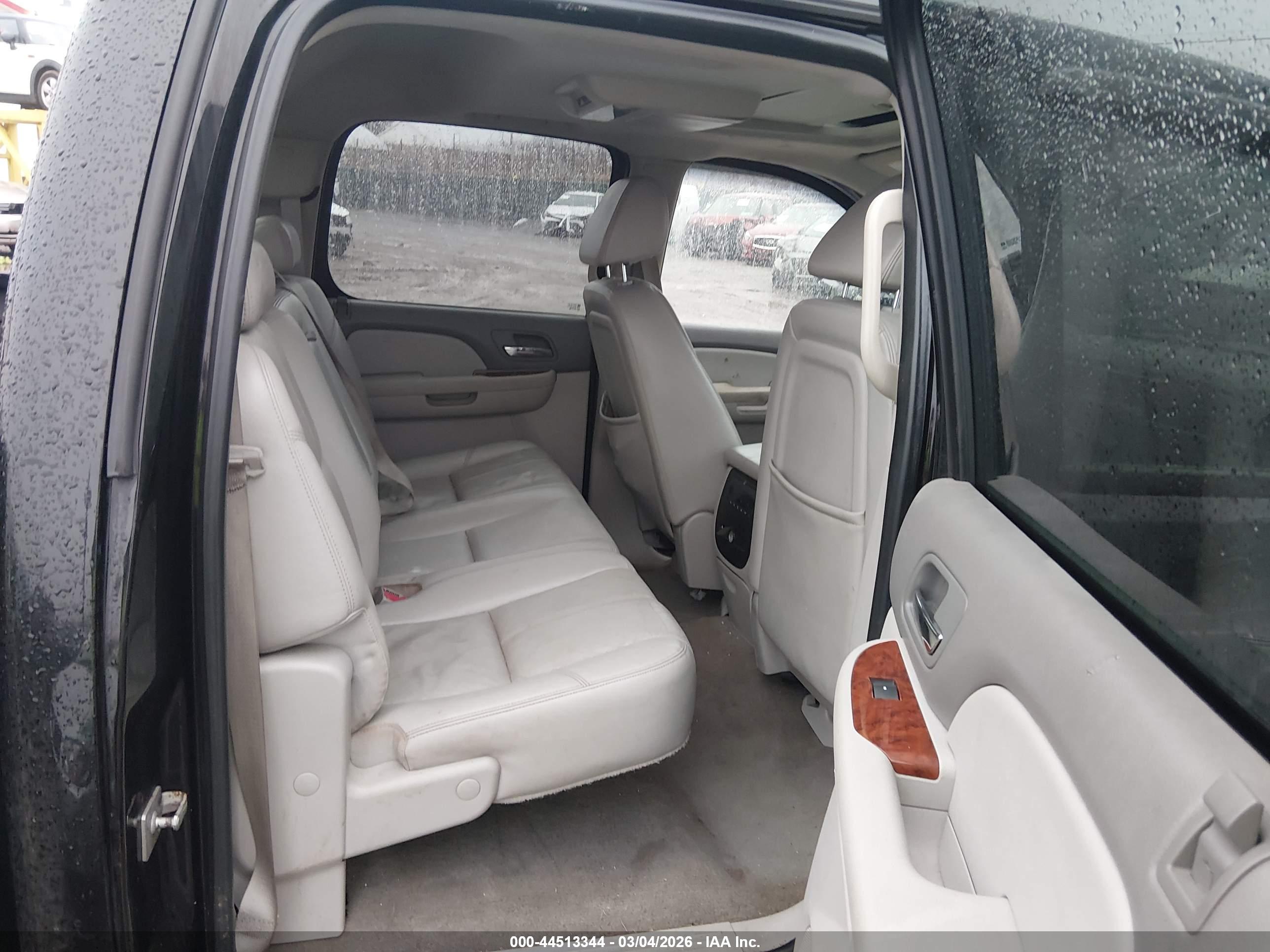 CHEVROLET SILVERADO image 8