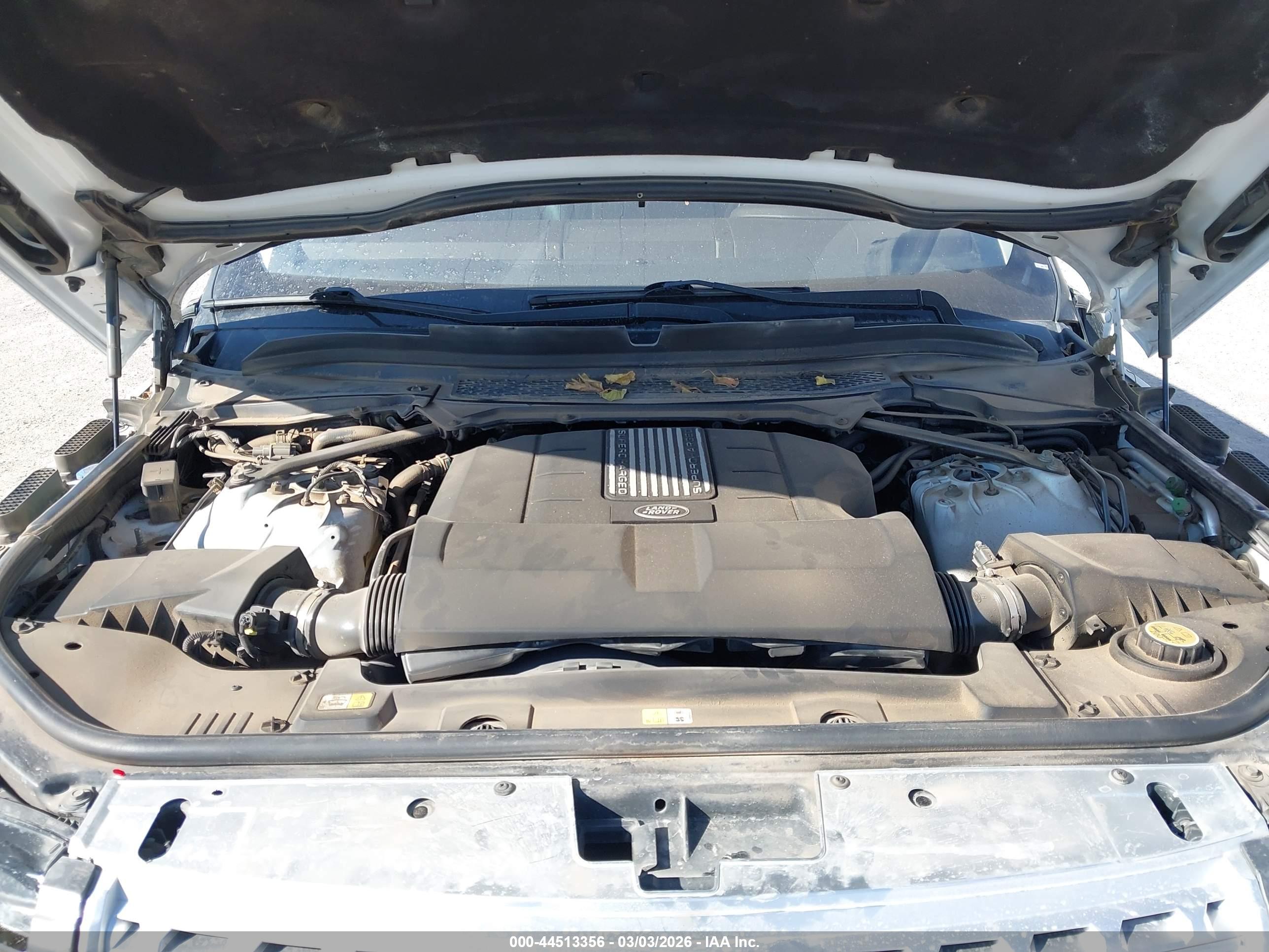 LAND ROVER image 10