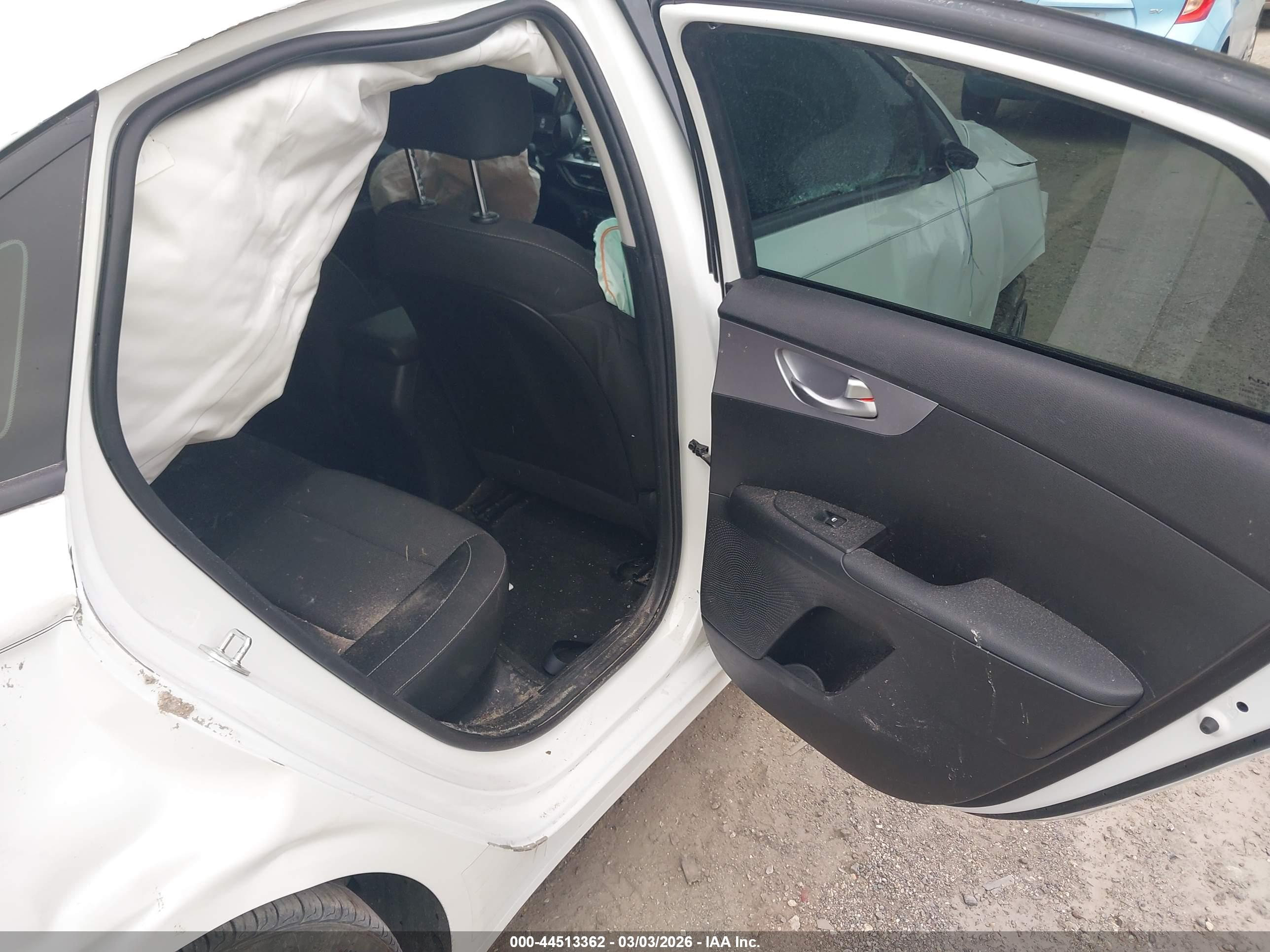 KIA FORTE image 8