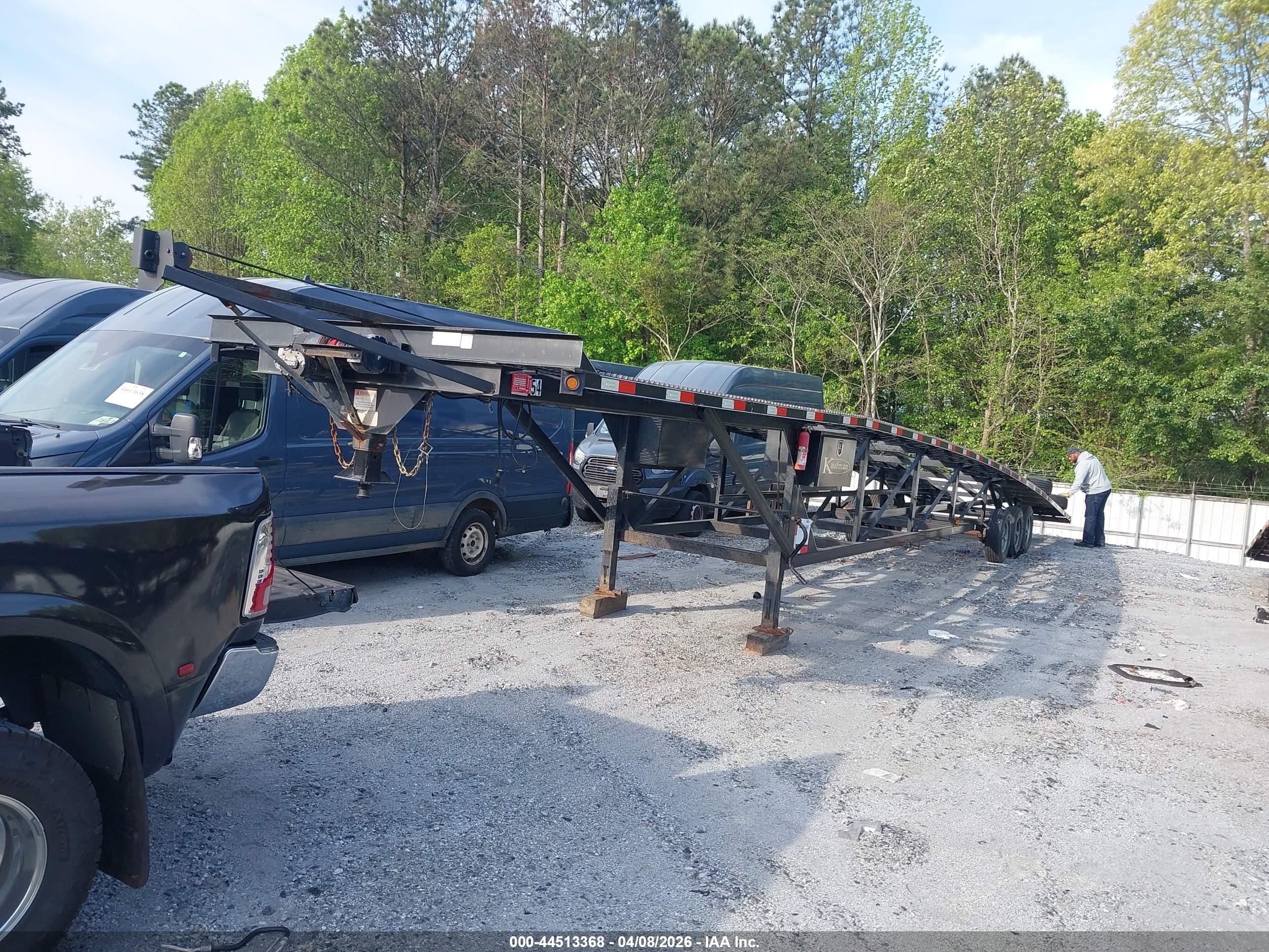 KAUFMAN TRAILERS image 2