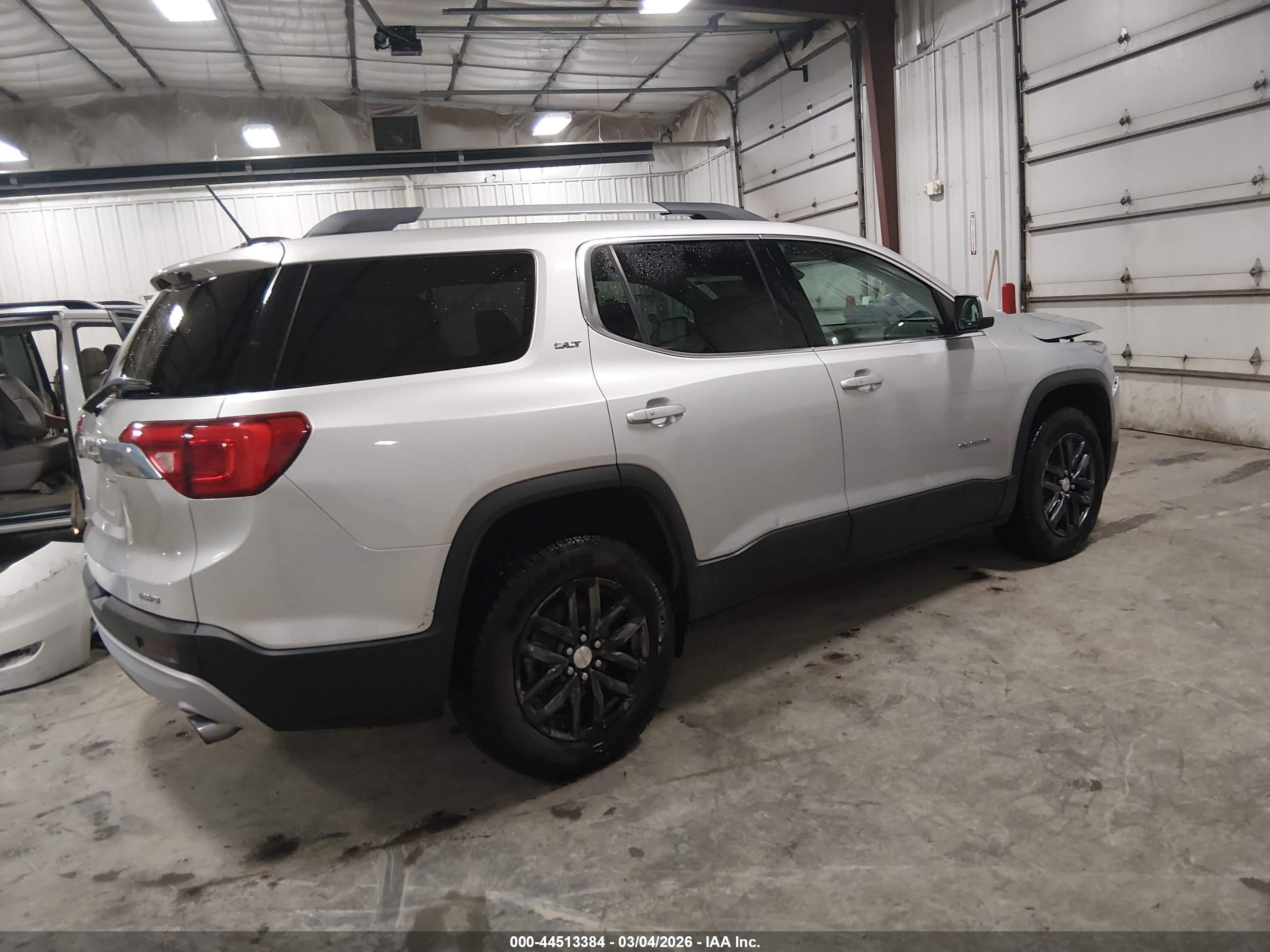 GMC ACADIA image 4