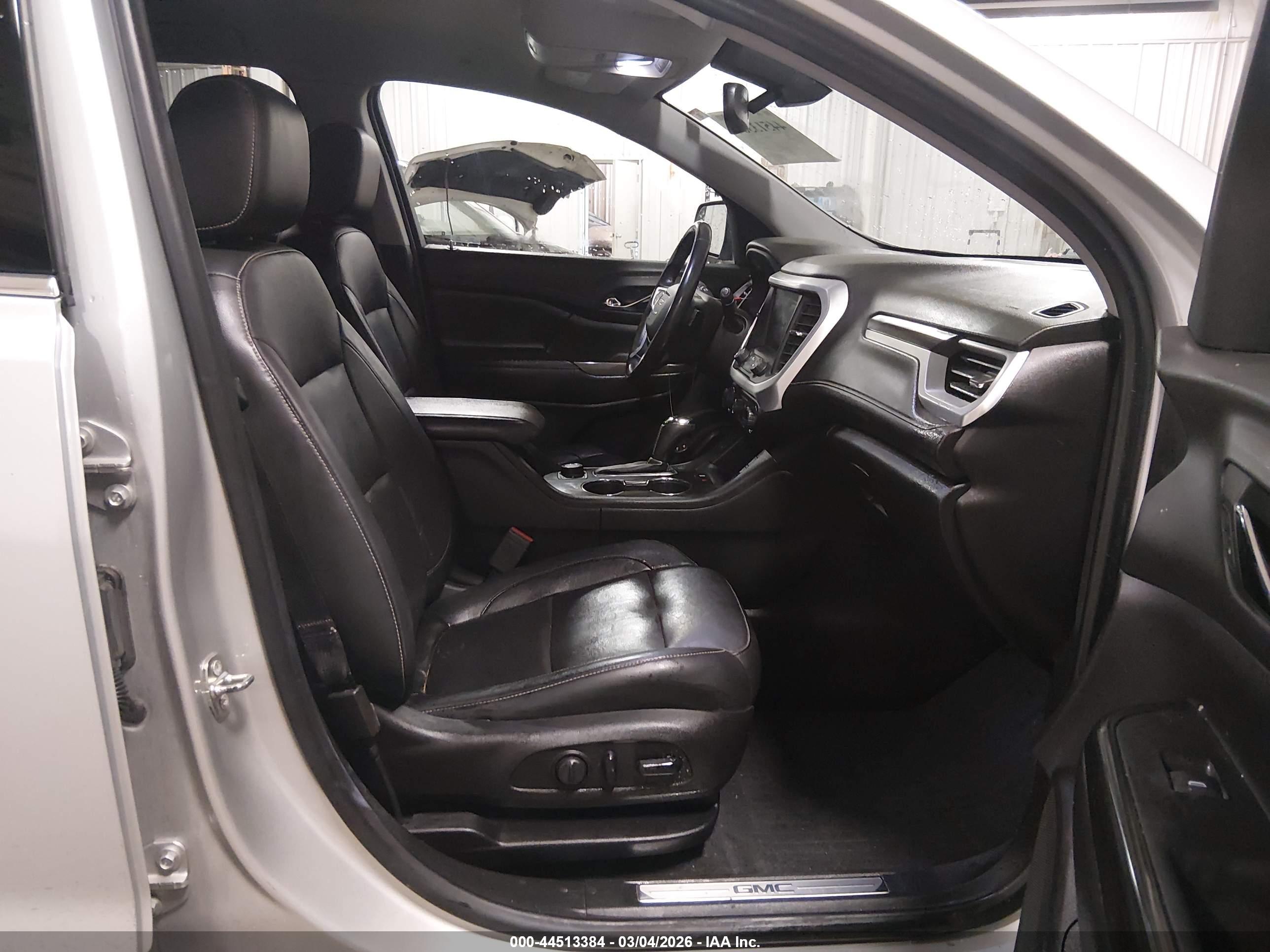 GMC ACADIA image 5