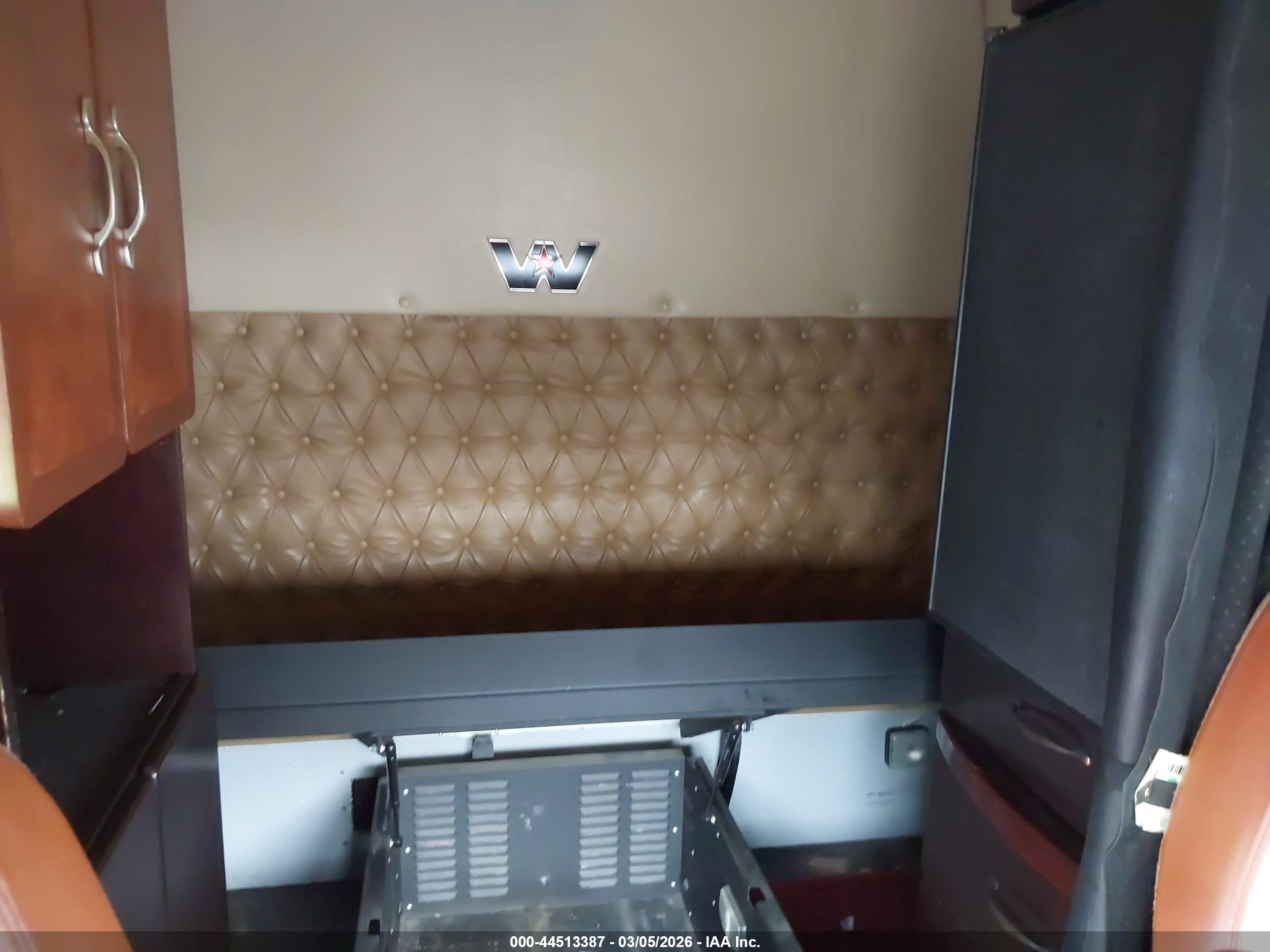 WESTERN STAR image 7