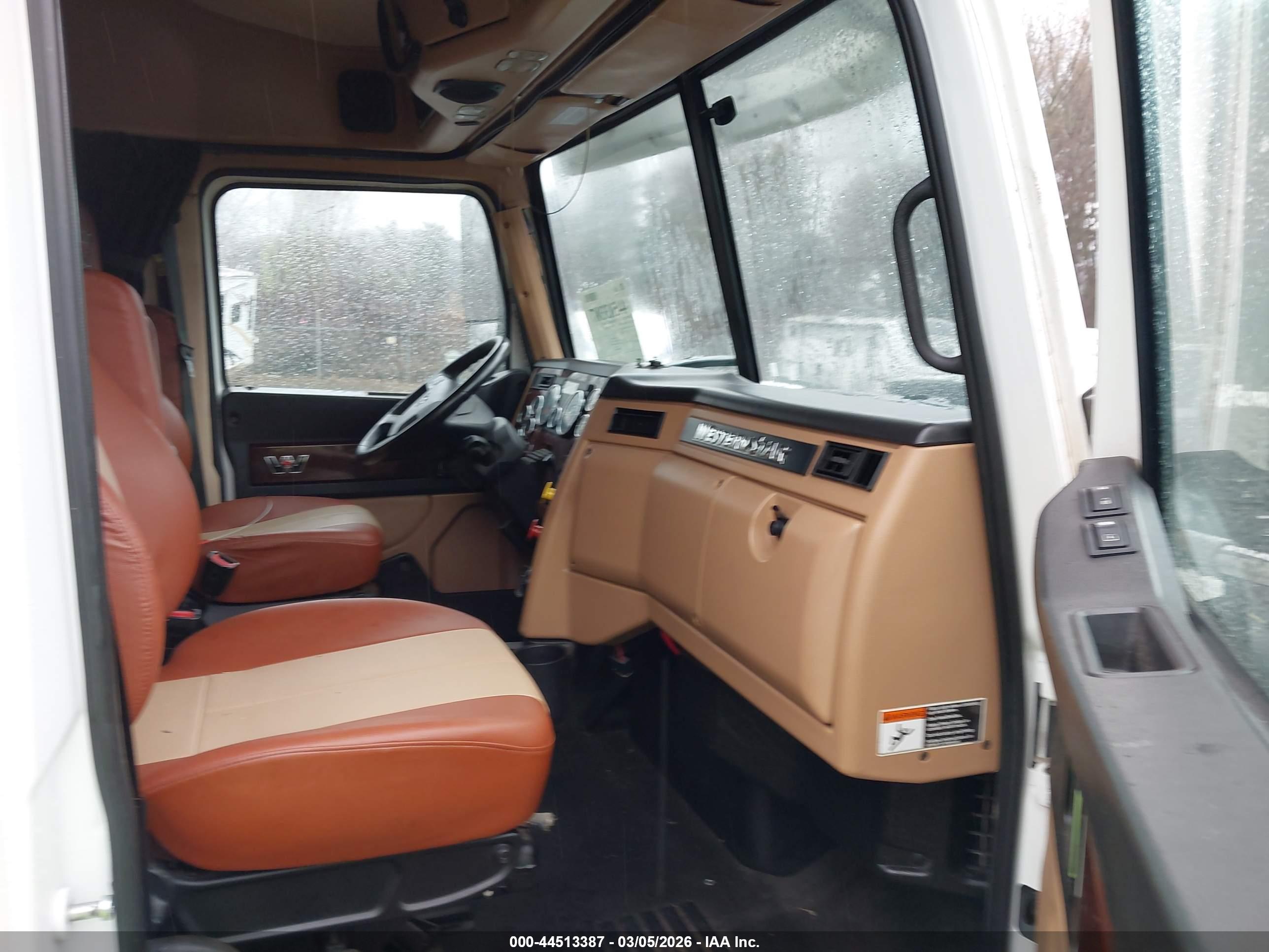 WESTERN STAR image 8