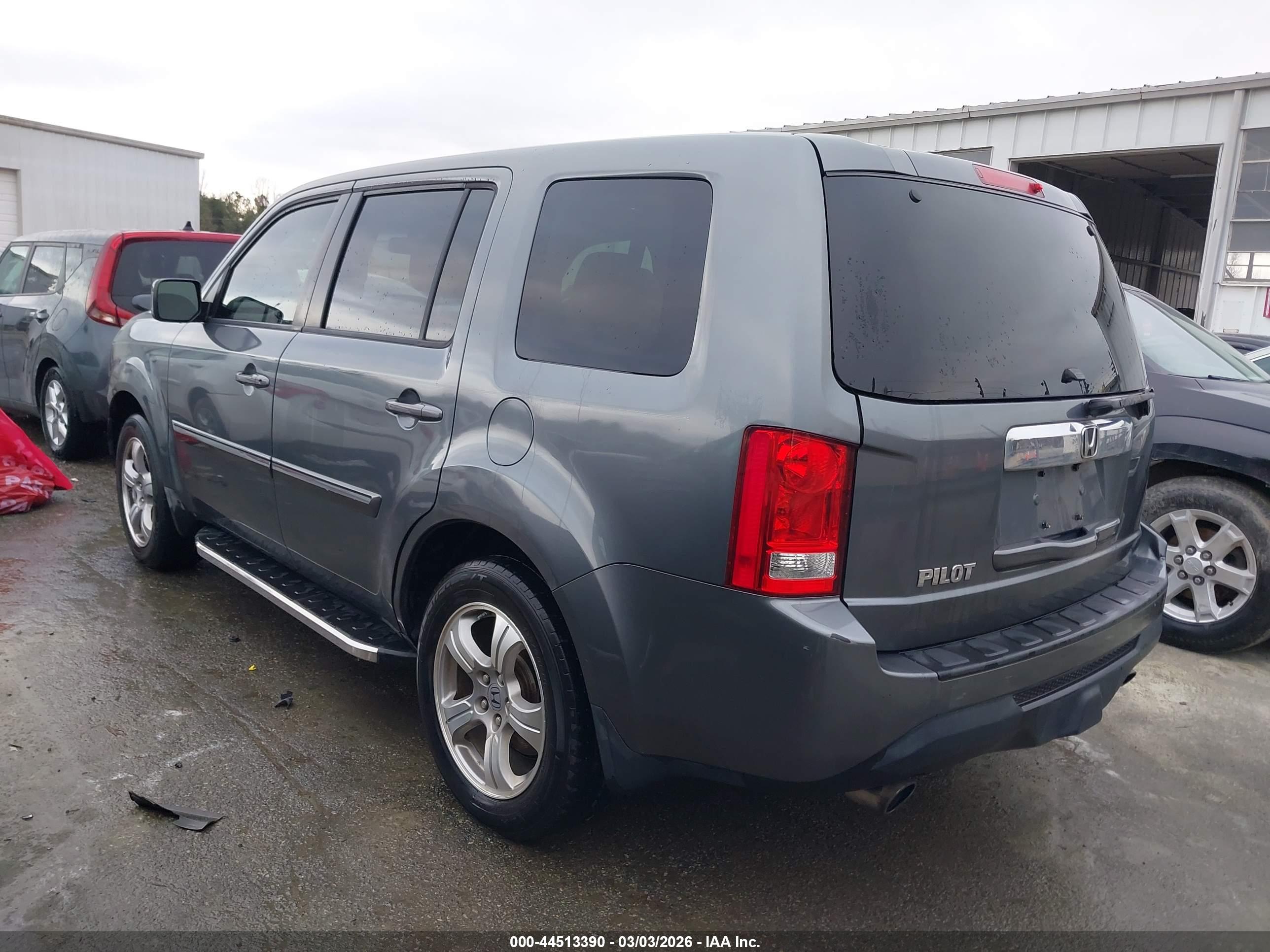 HONDA PILOT image 3