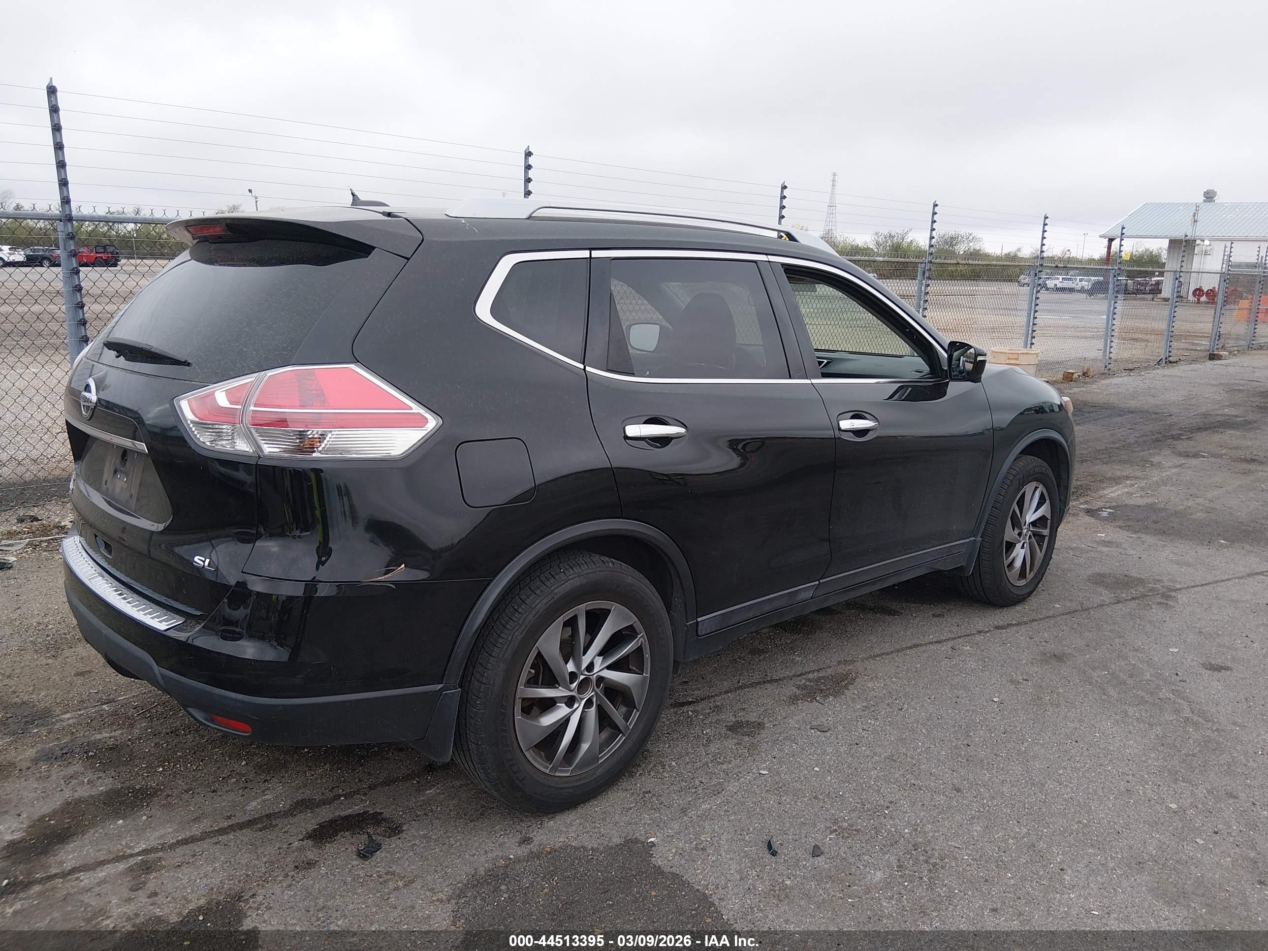 NISSAN ROGUE image 4
