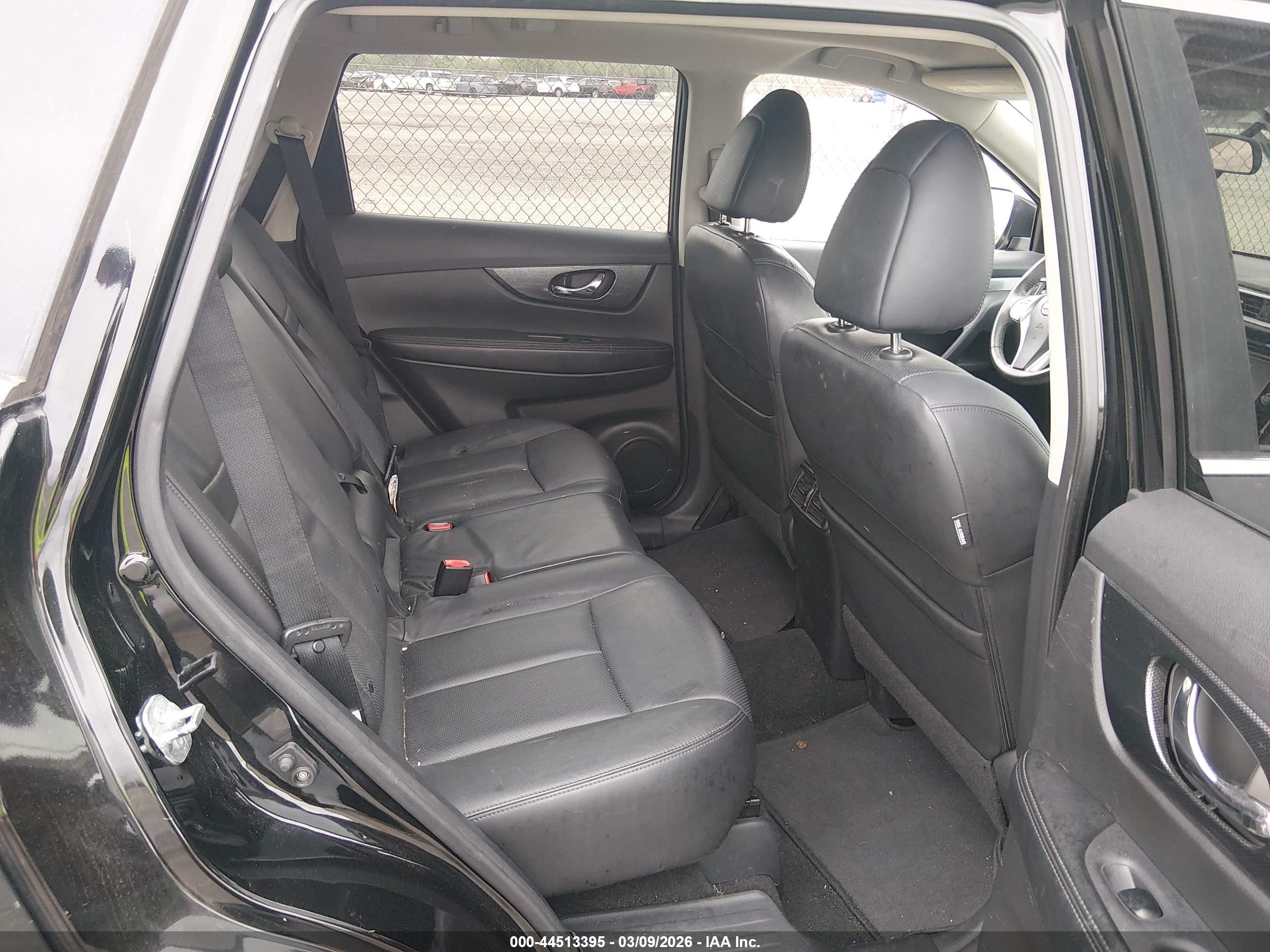 NISSAN ROGUE image 8