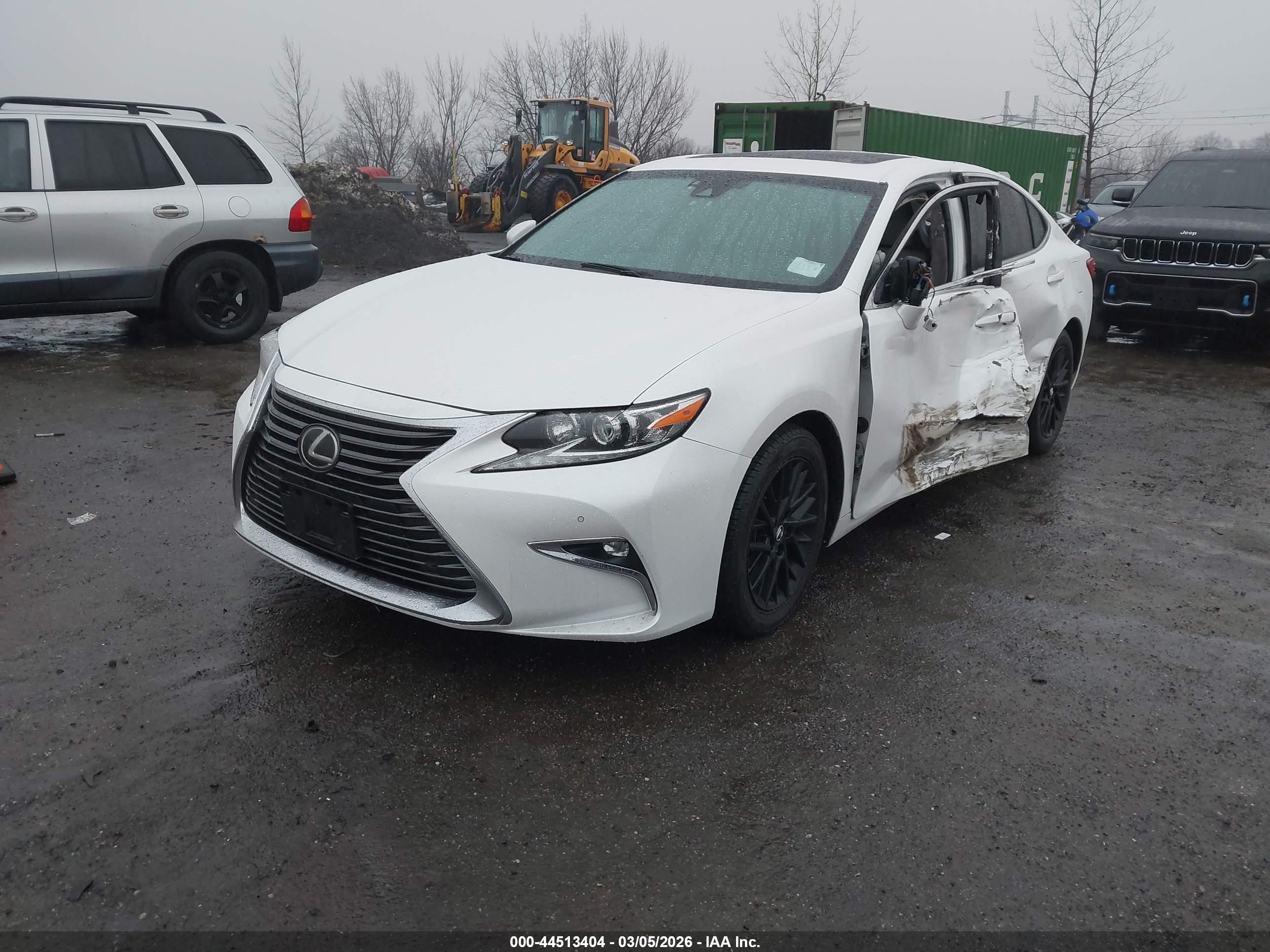 LEXUS ES image 2
