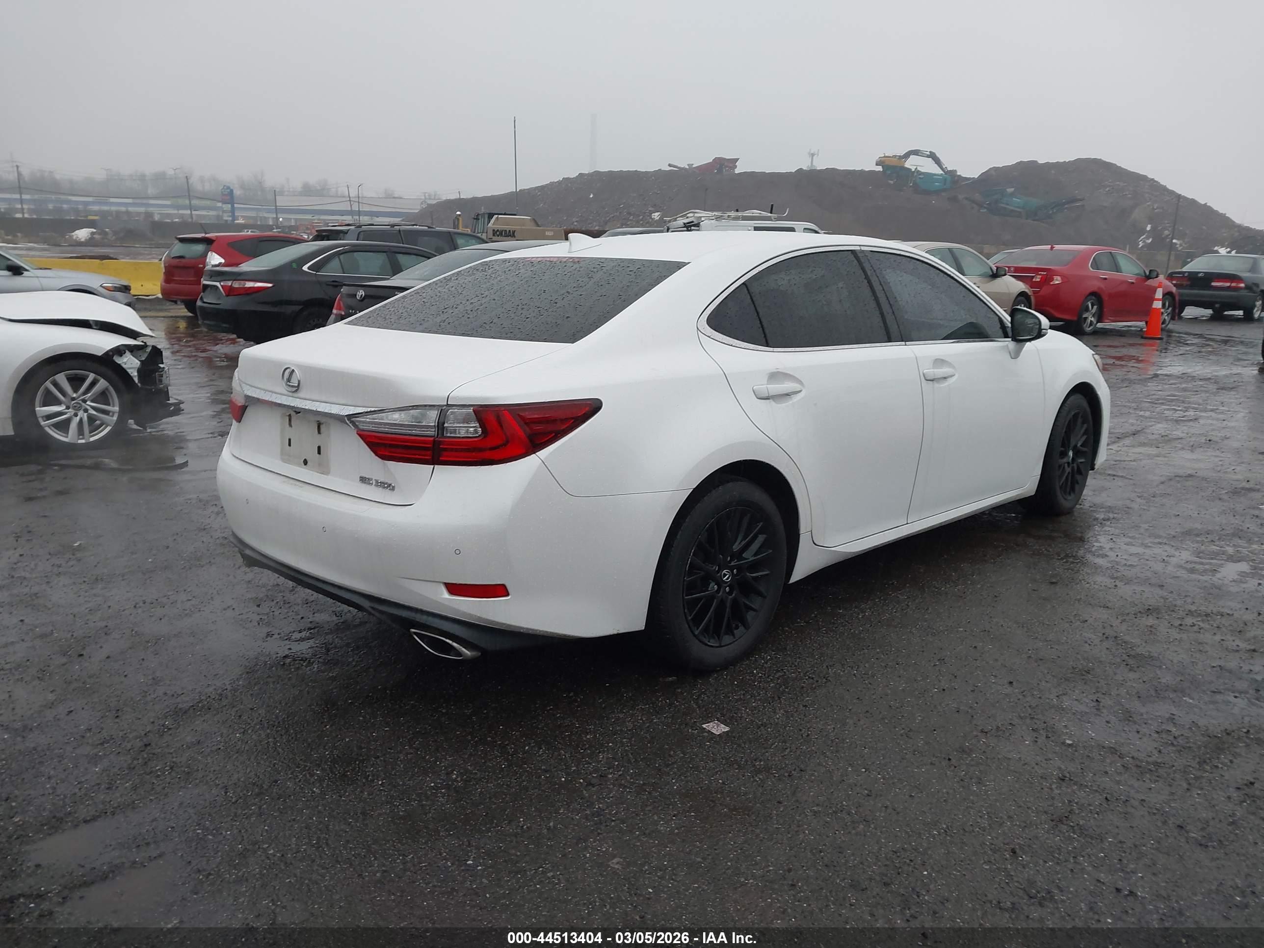 LEXUS ES image 4