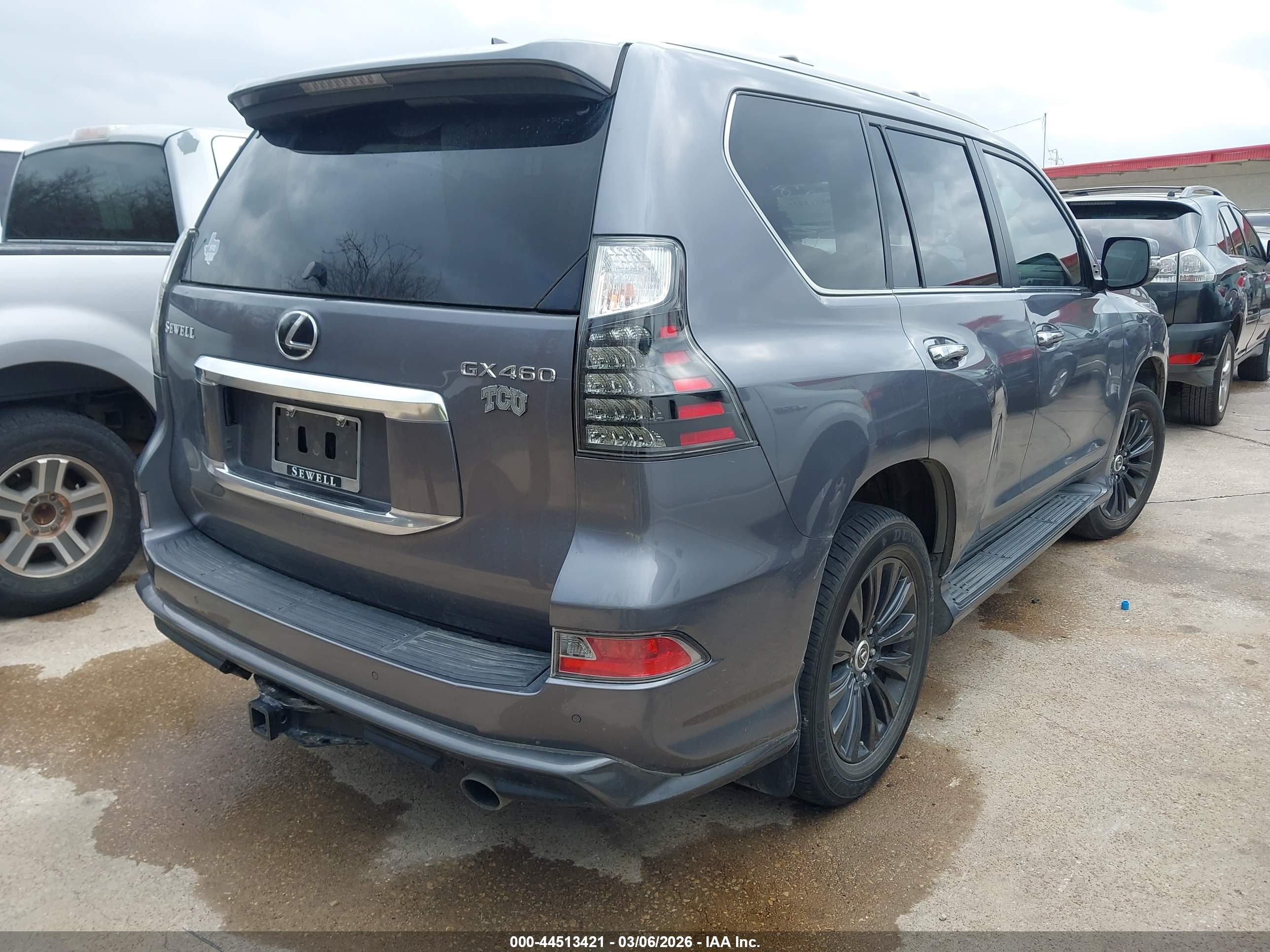 LEXUS GX image 4