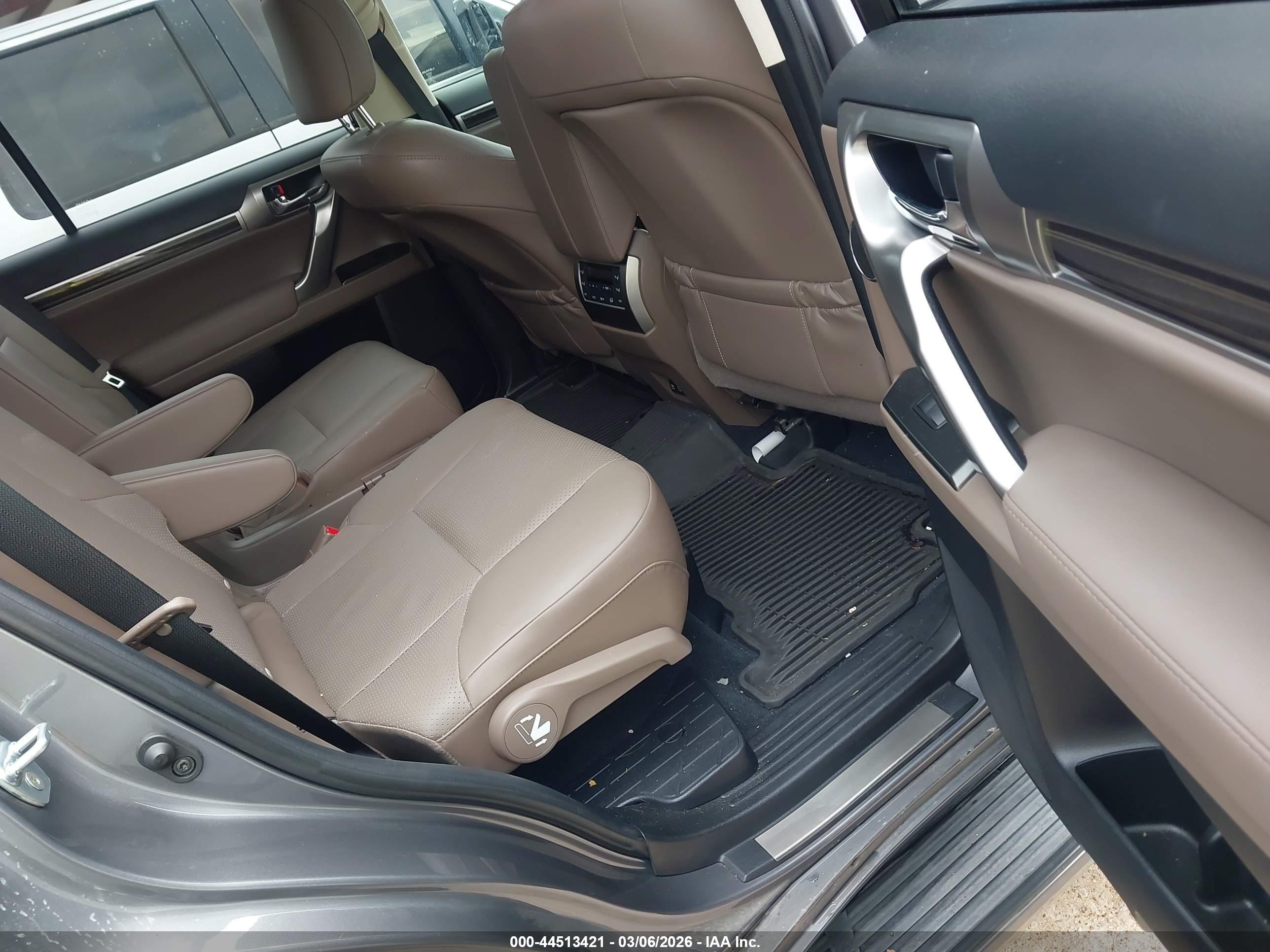 LEXUS GX image 8
